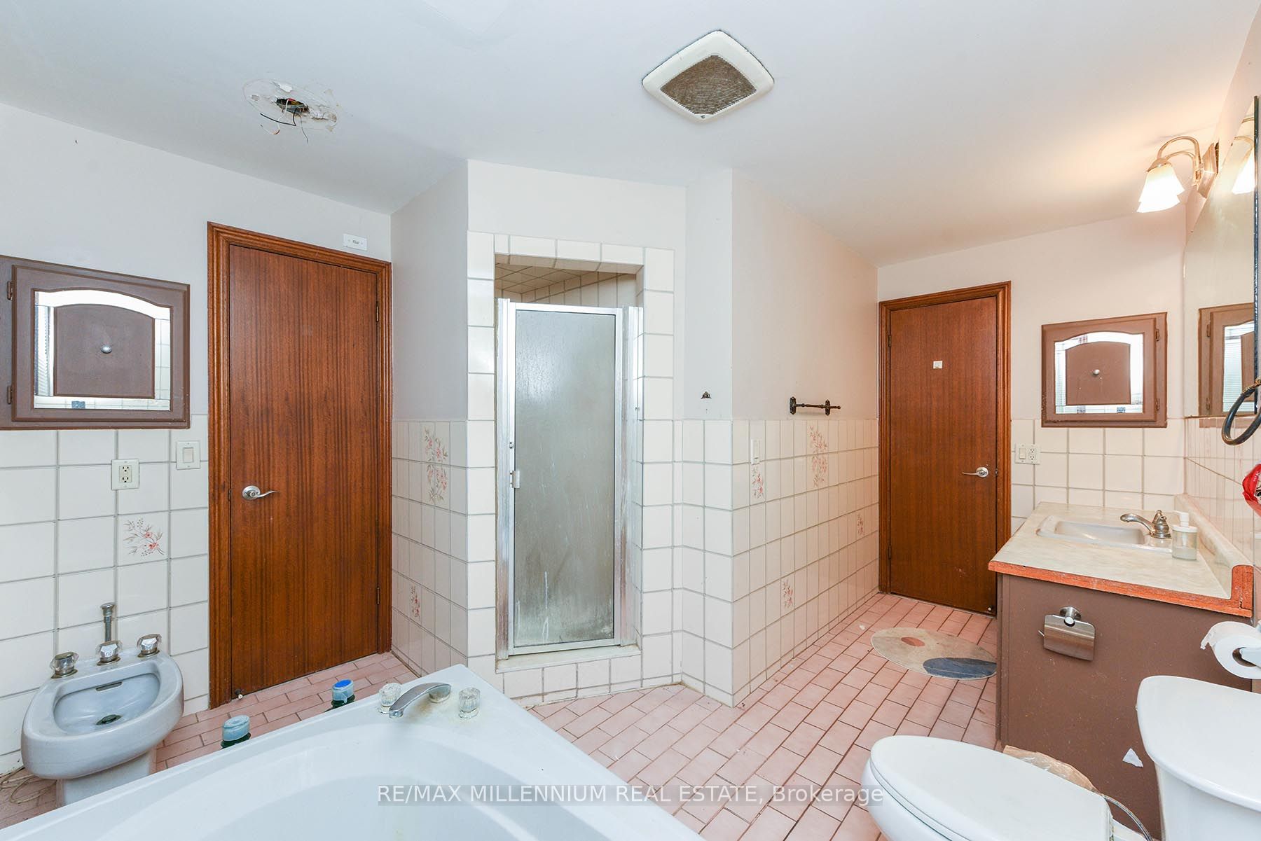 8387 Mayfield Road Property Photo 20