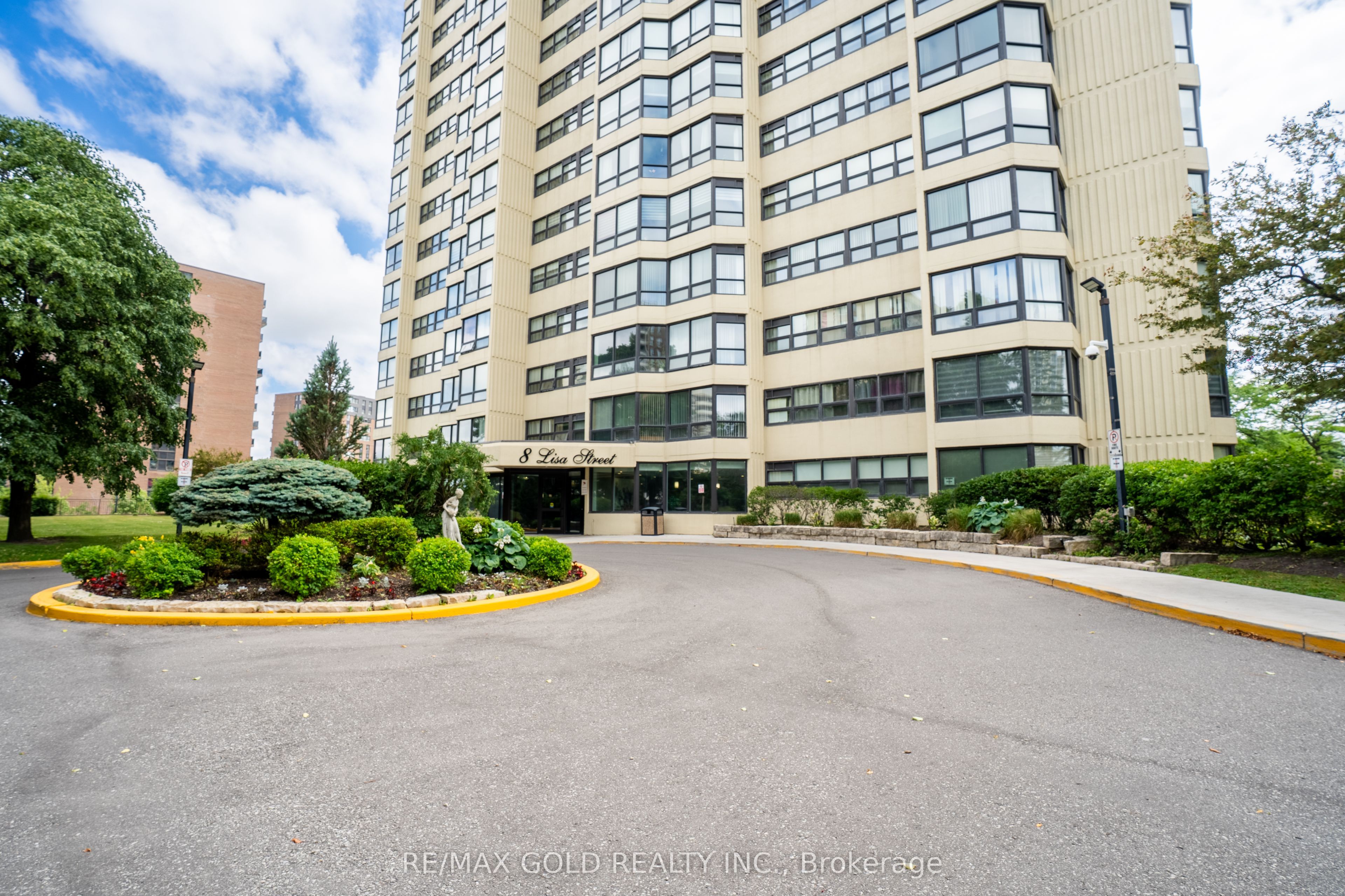 #206 - 8 Lisa Street Property Photo 2