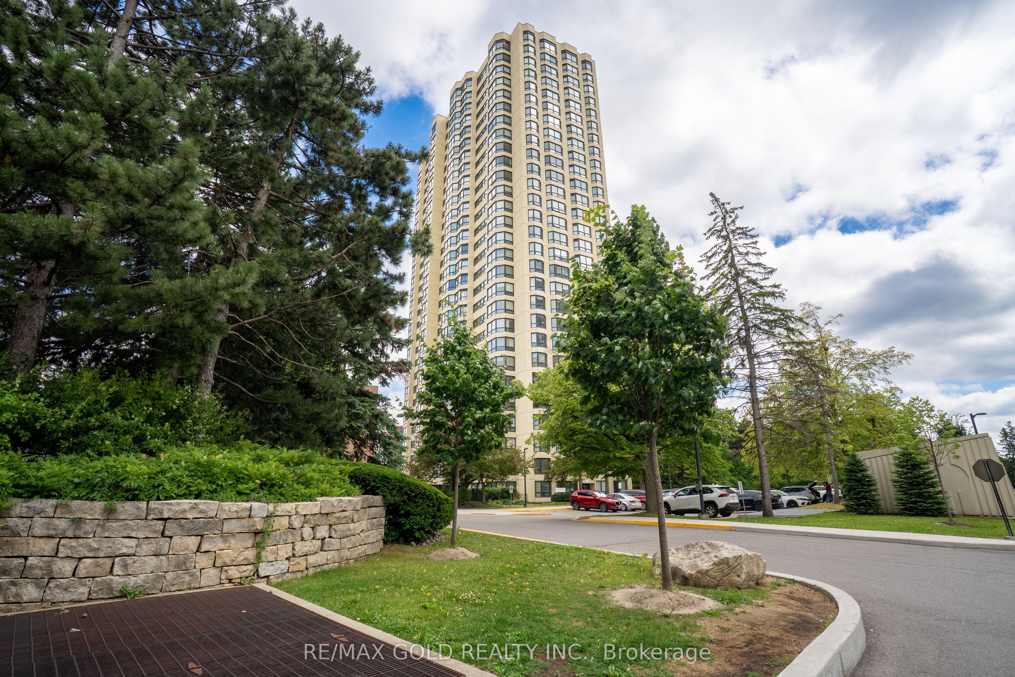 #206 - 8 Lisa Street Property Photo 6