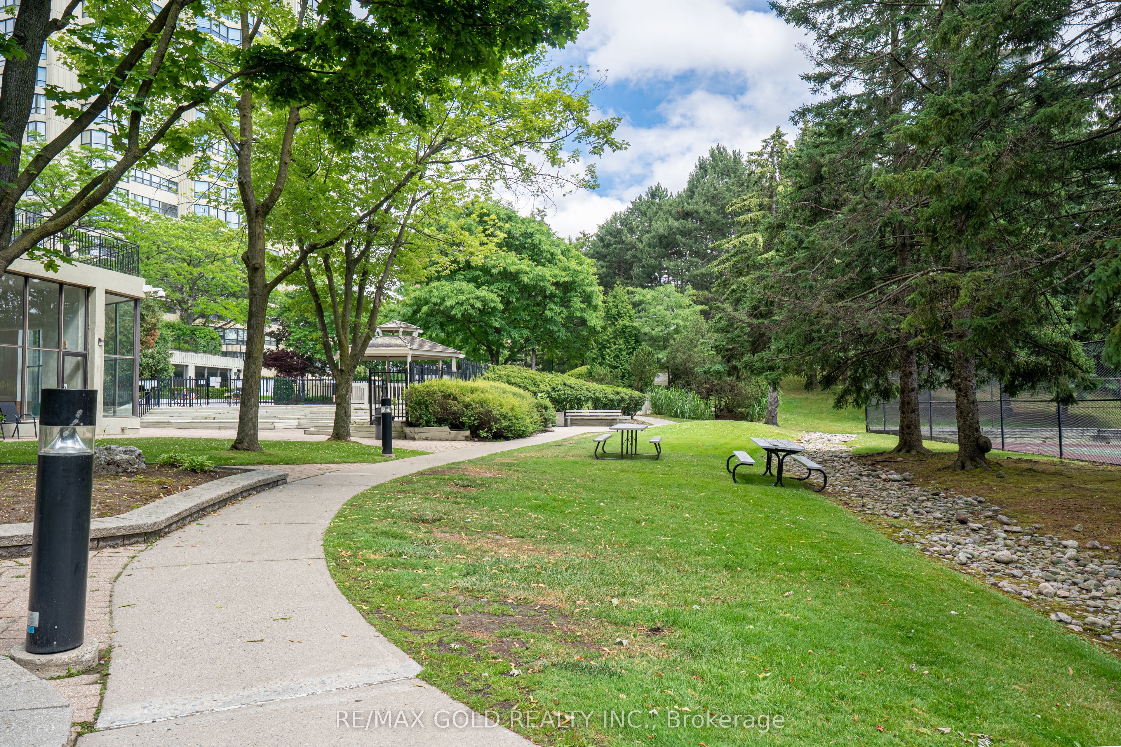 #206 - 8 Lisa Street Property Photo 32