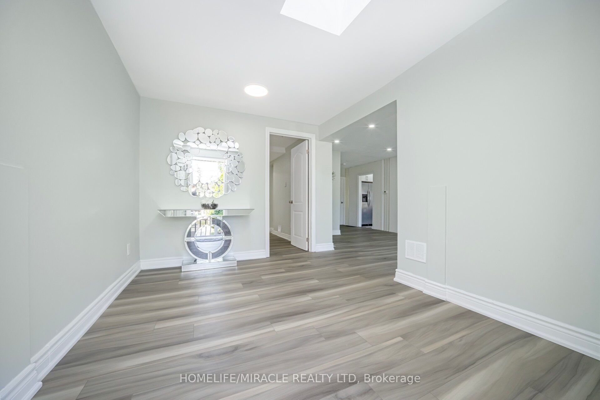 3777 Woodruff Crescent Property Photo 4