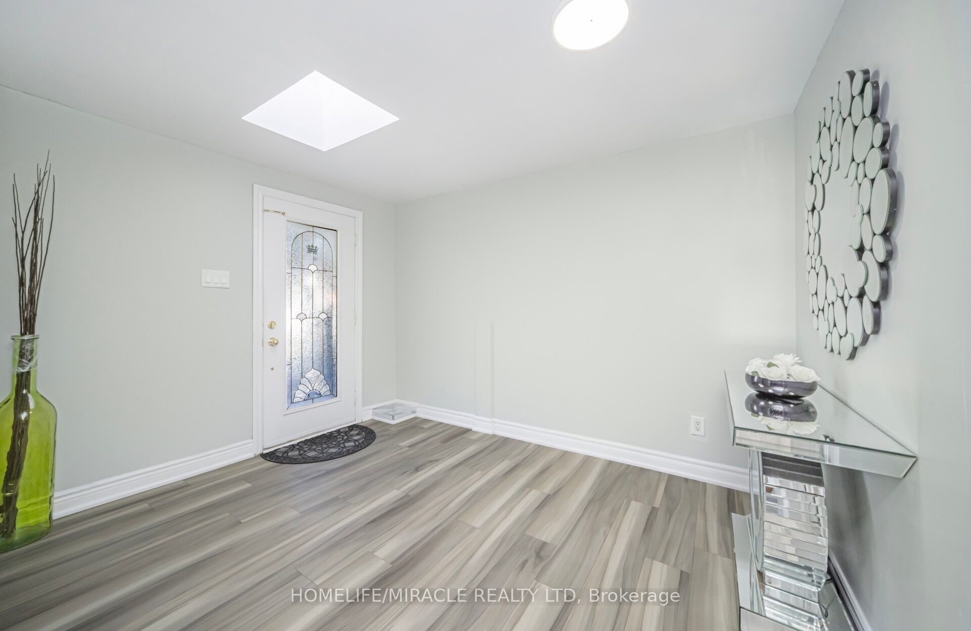 3777 Woodruff Crescent Property Photo 5