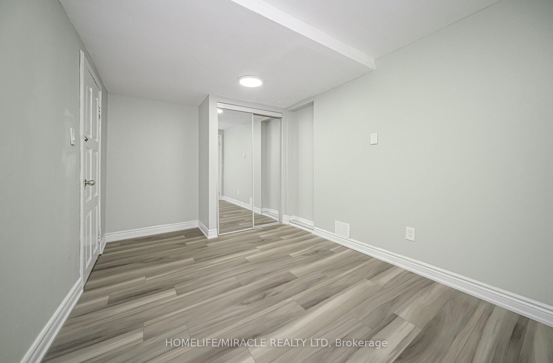 3777 Woodruff Crescent Property Photo 18