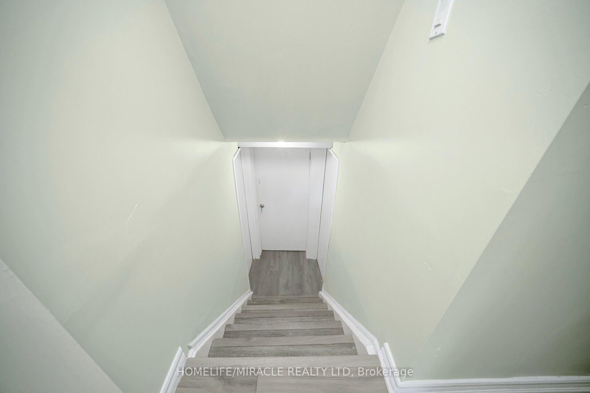 3777 Woodruff Crescent Property Photo 33