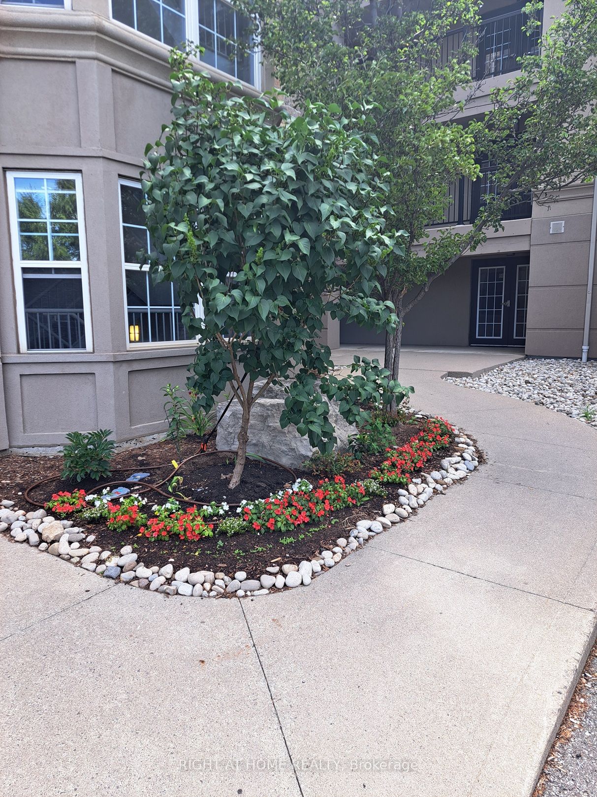 #409 - 1491 Maple Avenue Property Photo 2
