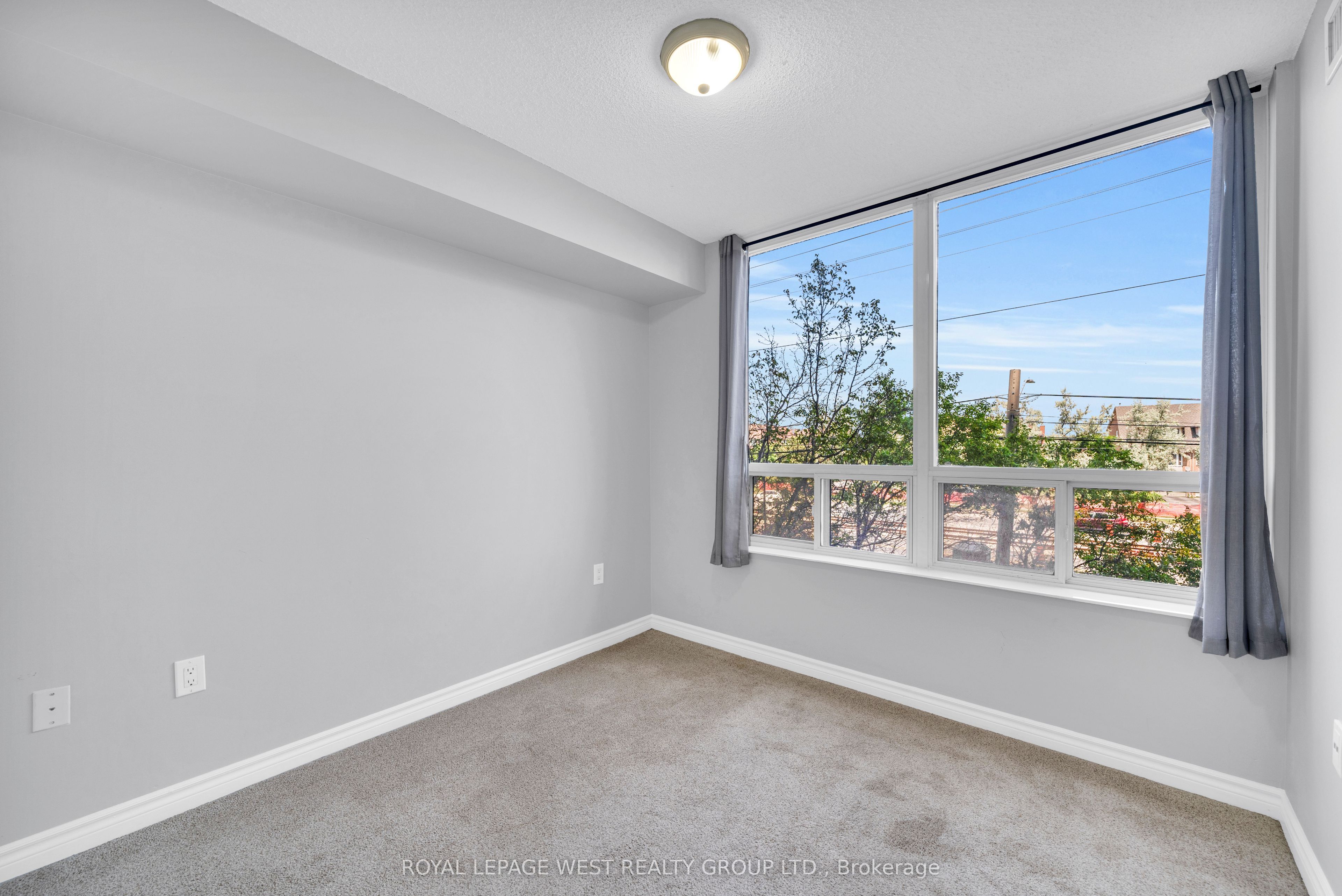 55 Strathaven Drive 201 Property Photo 5