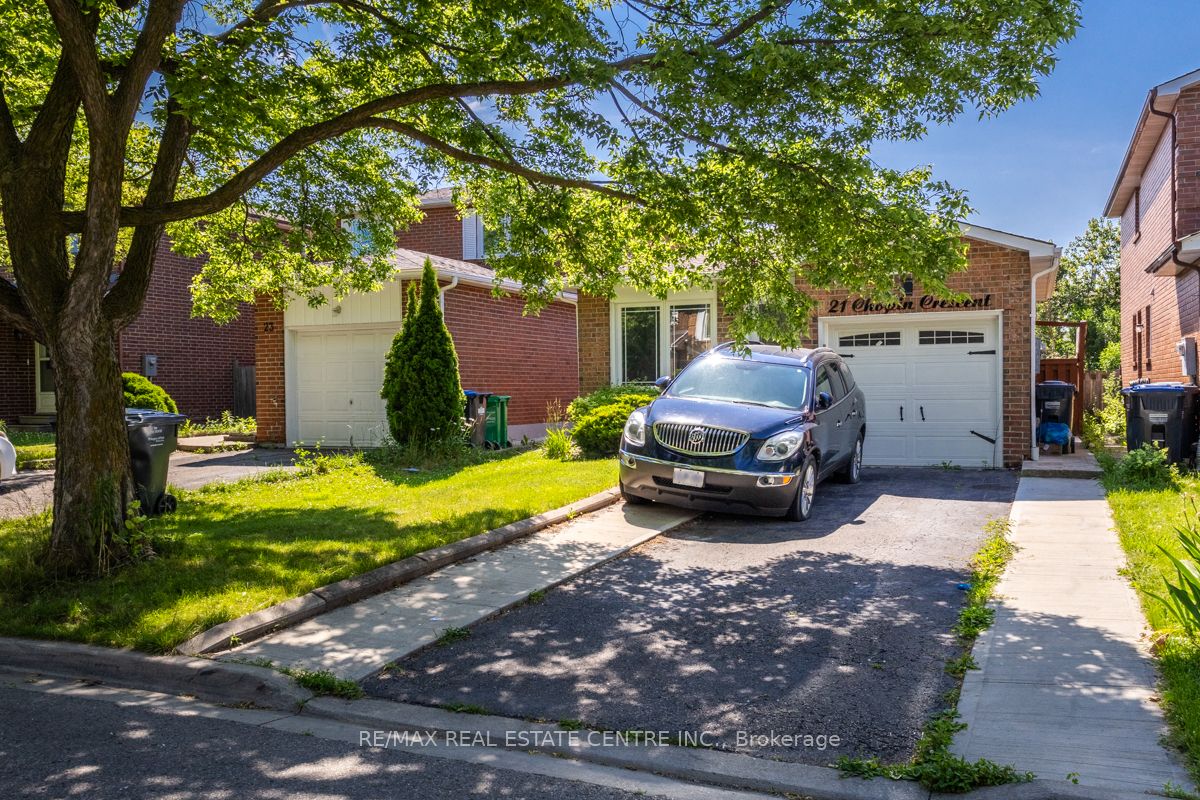 21 Chopin Crescent Property Photo 2
