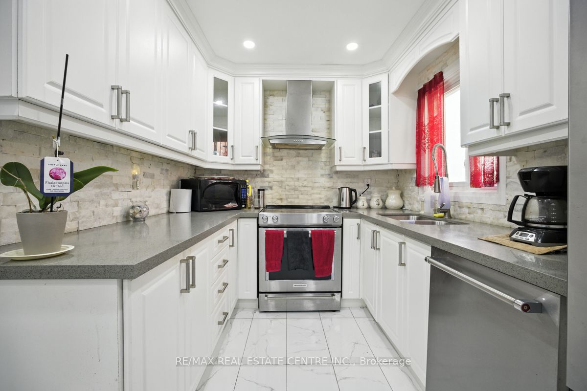 21 Chopin Crescent Property Photo 15