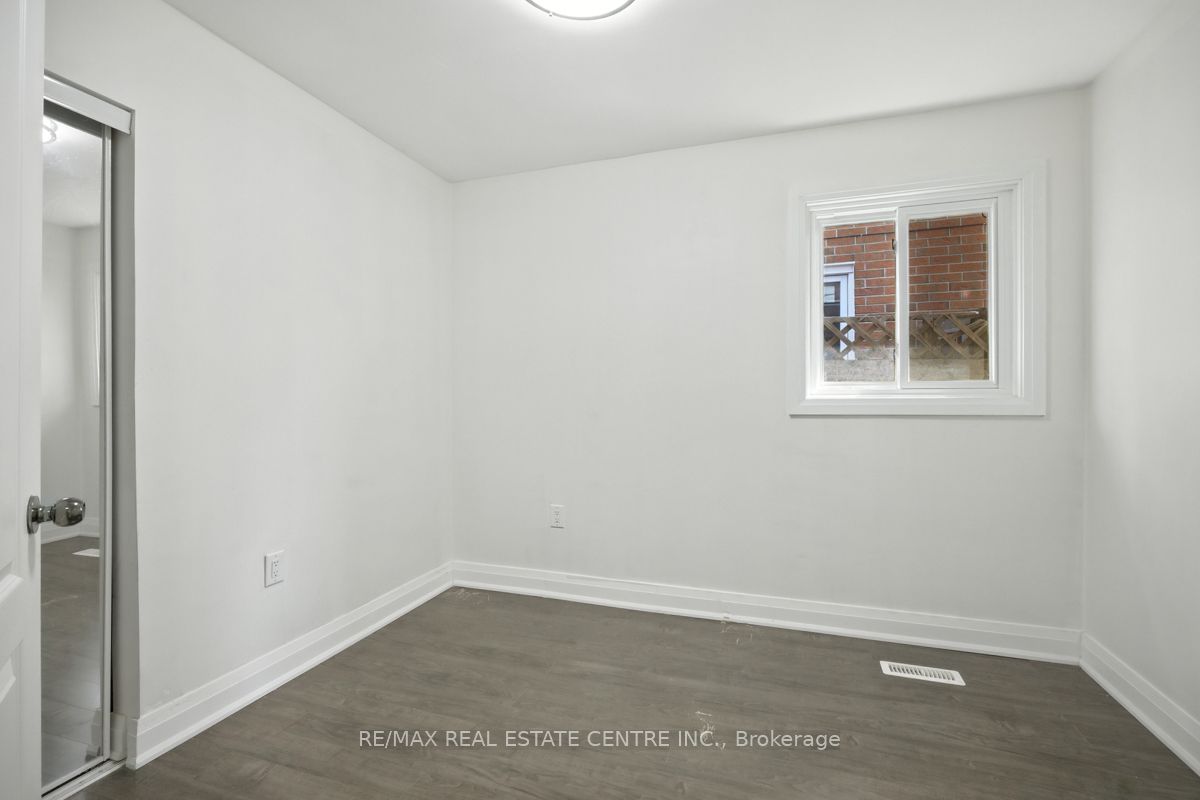 21 Chopin Crescent Property Photo 17