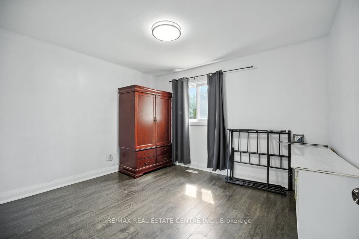 21 Chopin Crescent Property Photo 20