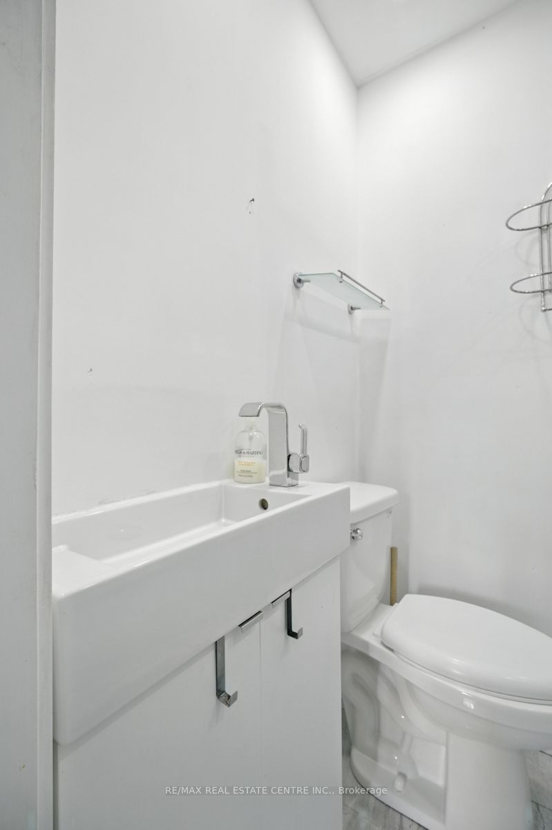 21 Chopin Crescent Property Photo 22