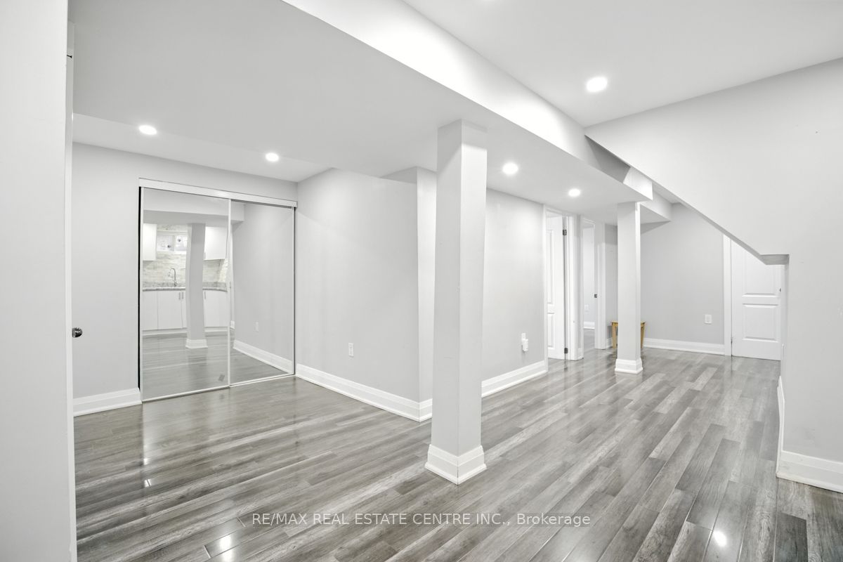 21 Chopin Crescent Property Photo 27