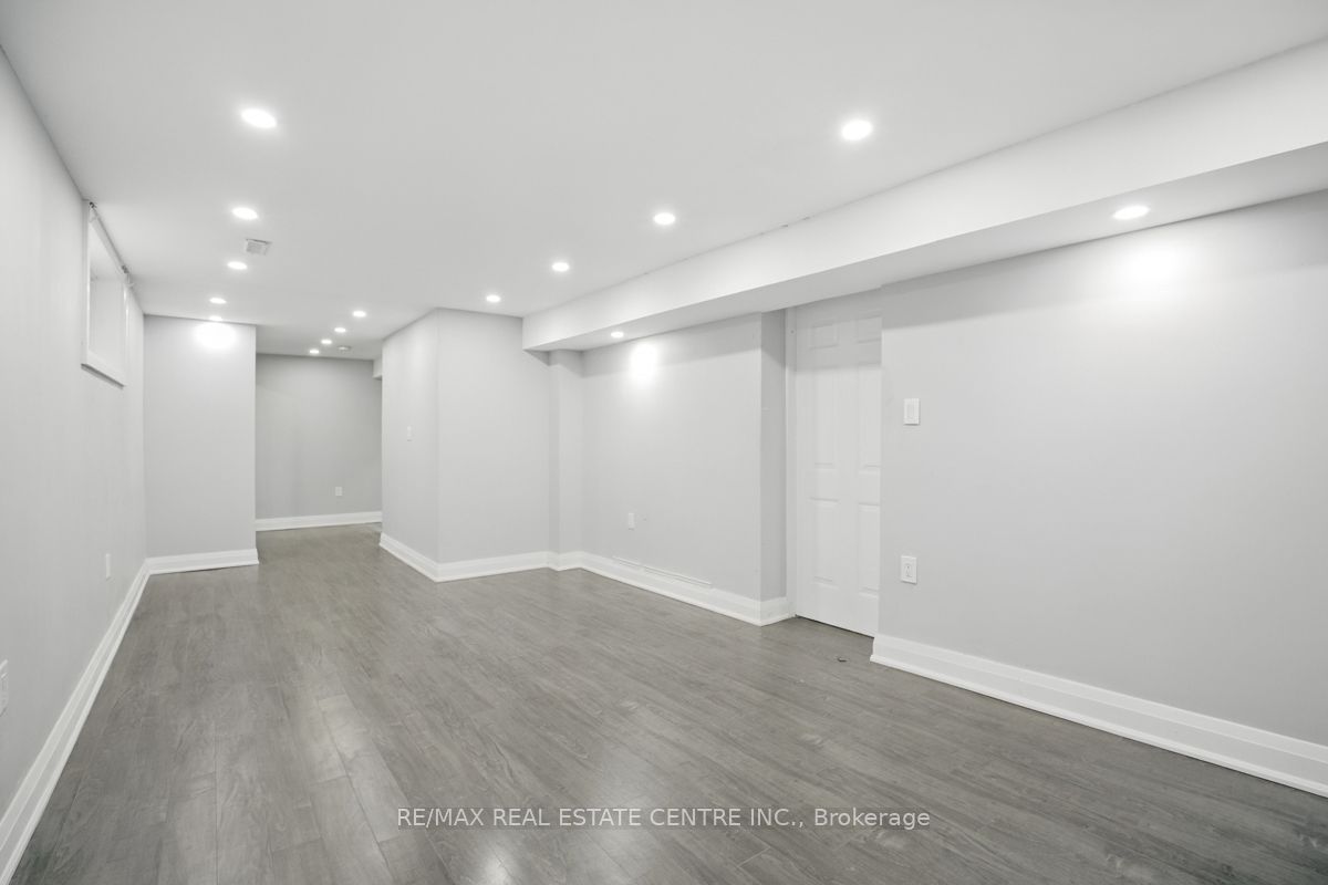 21 Chopin Crescent Property Photo 32