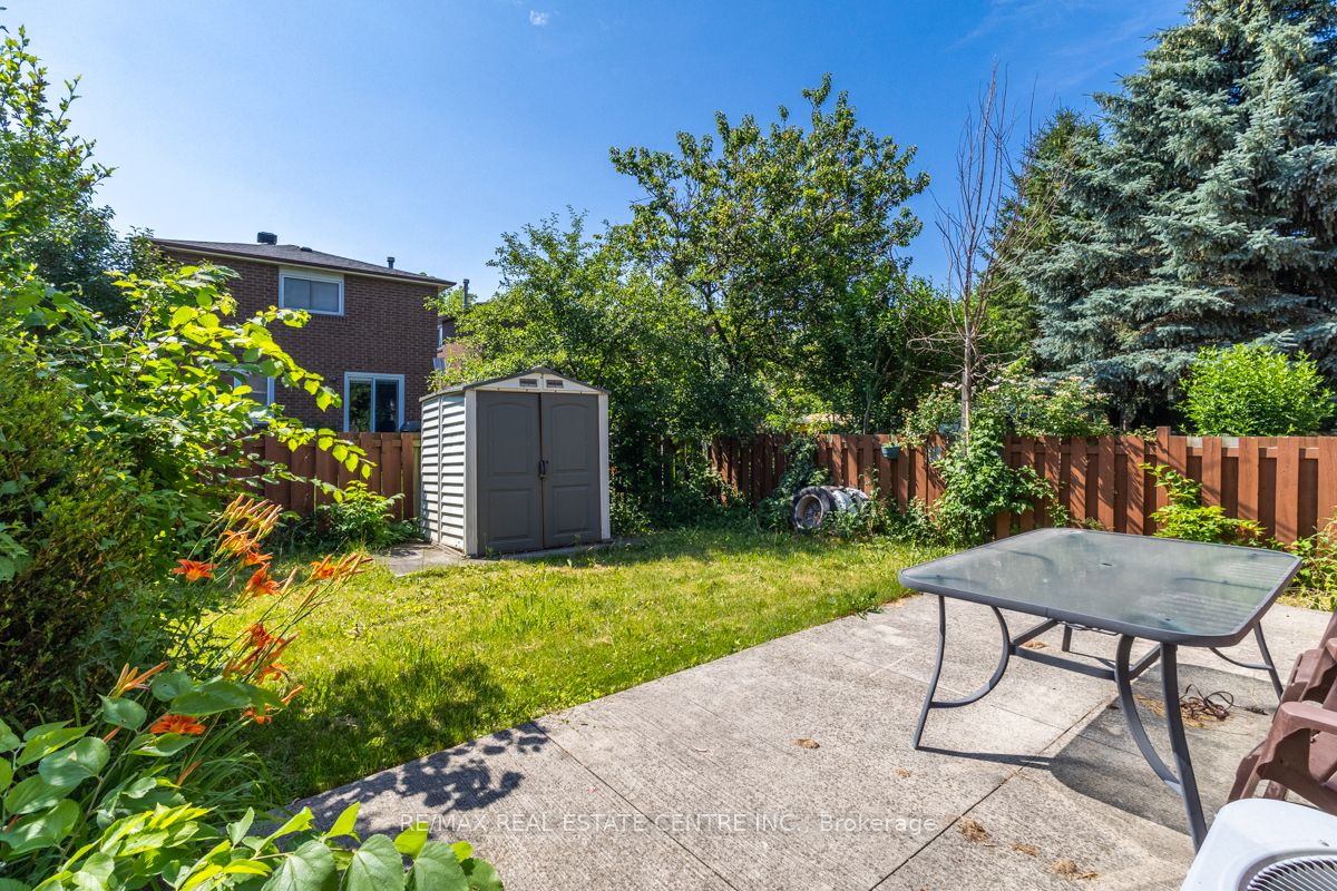 21 Chopin Crescent Property Photo 37