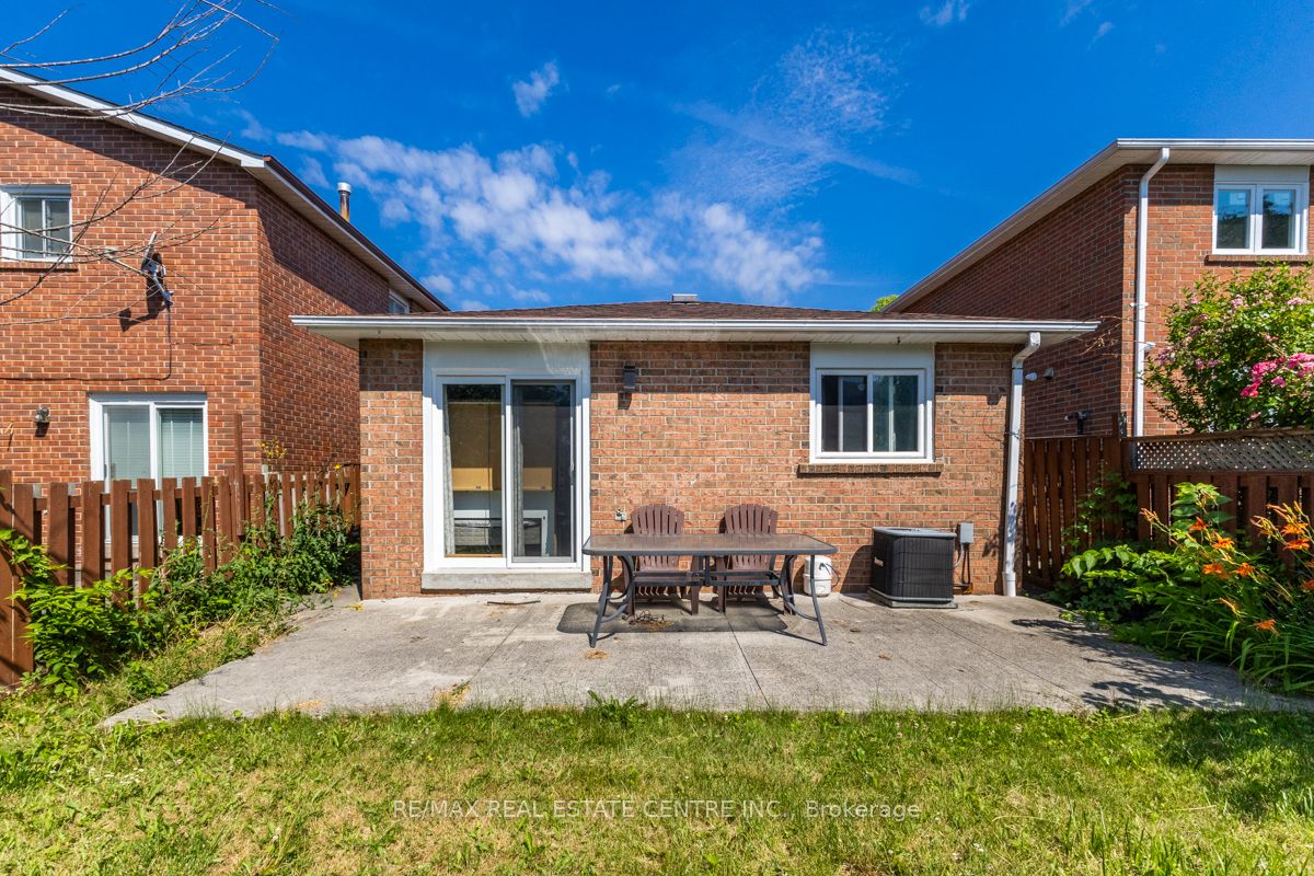 21 Chopin Crescent Property Photo 40