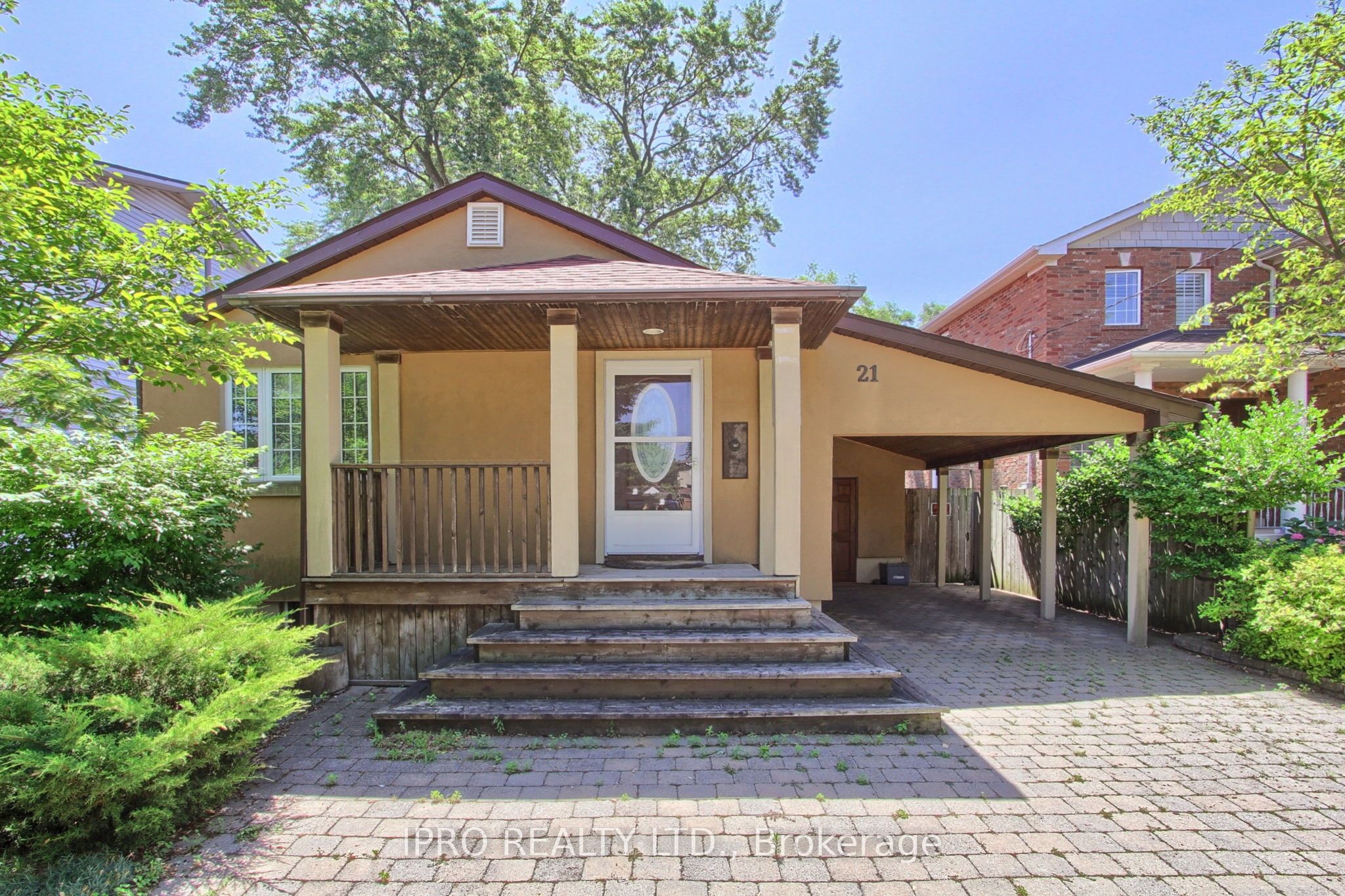 21 Woodbury Road Property Photo 1
