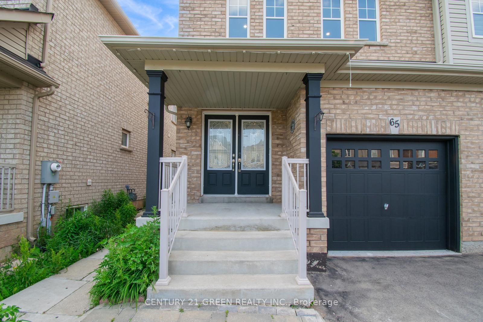 65 Yardley Crescent Property Photo 3