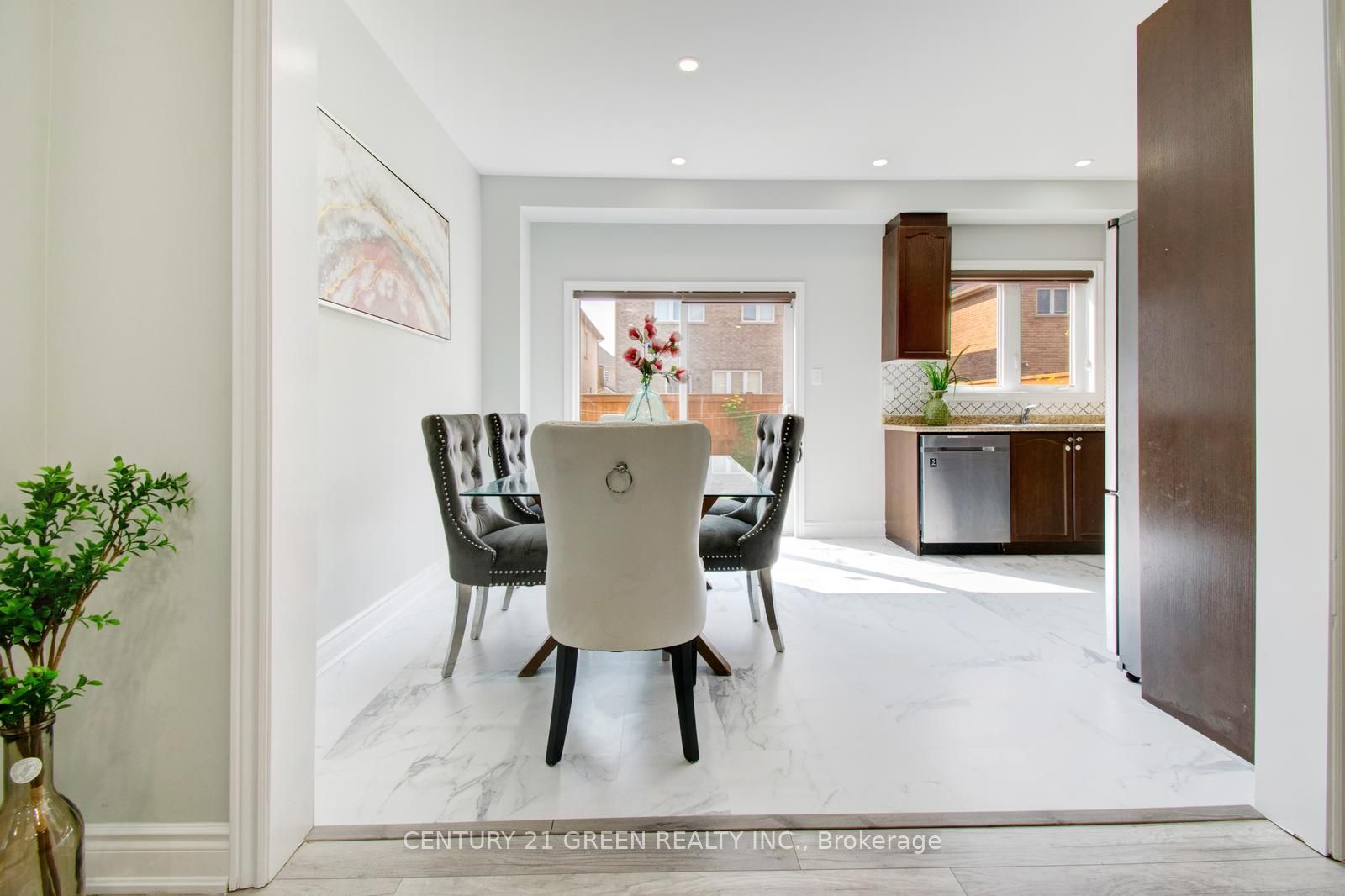 65 Yardley Crescent Property Photo 12