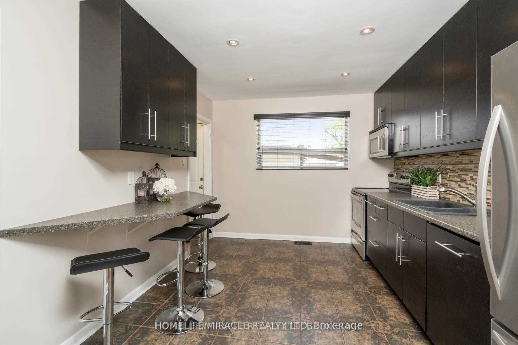 171 Delrex Boulevard Property Photo 3
