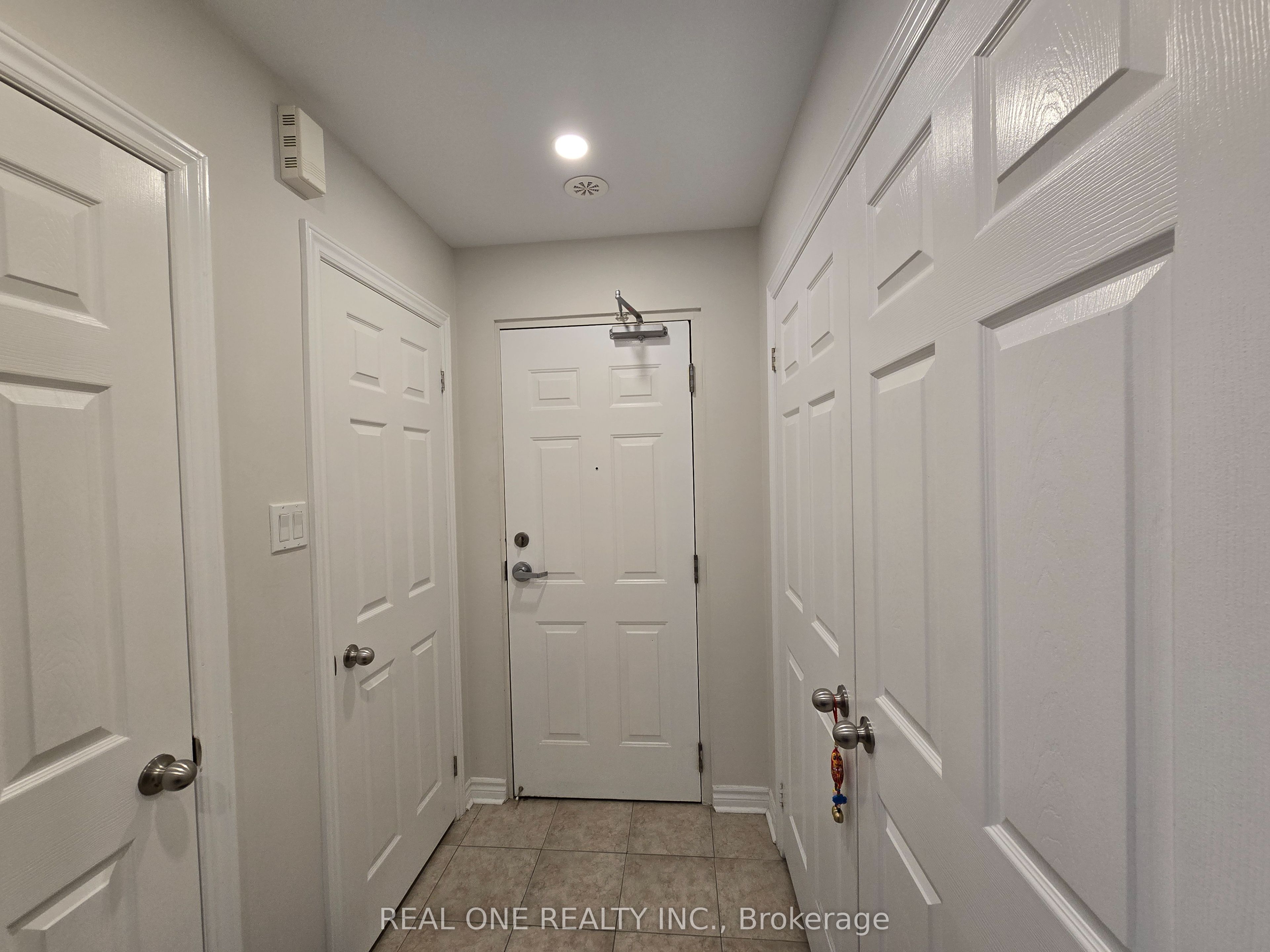 #12-02 - 2420 Baronwood Drive Property Photo 3