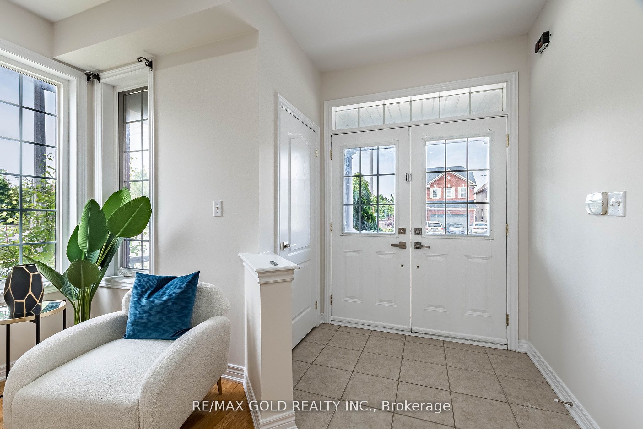 434 Sunny Meadow Boulevard Property Photo 2