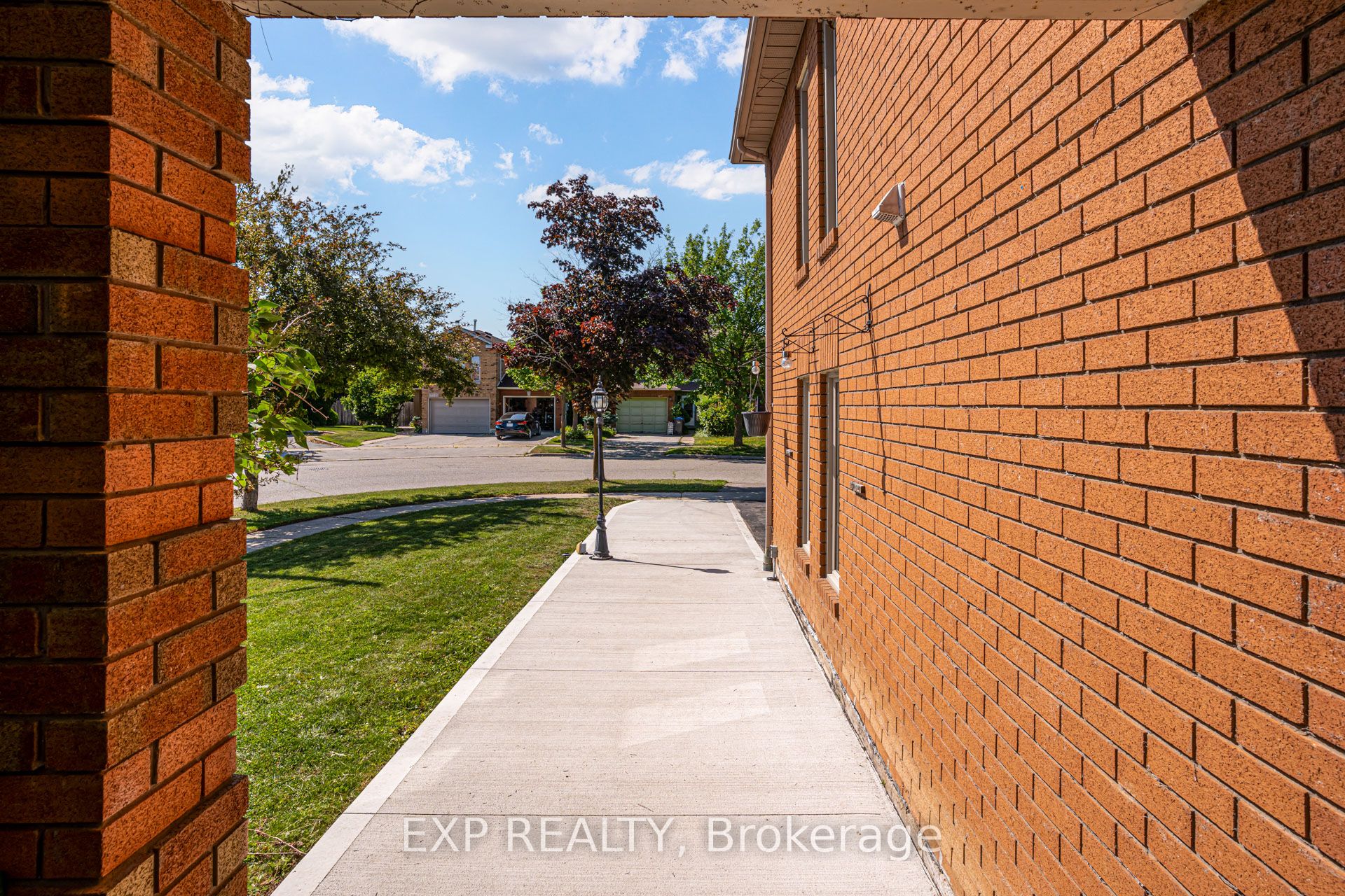 3283 Bobwhite Mews Property Photo 4