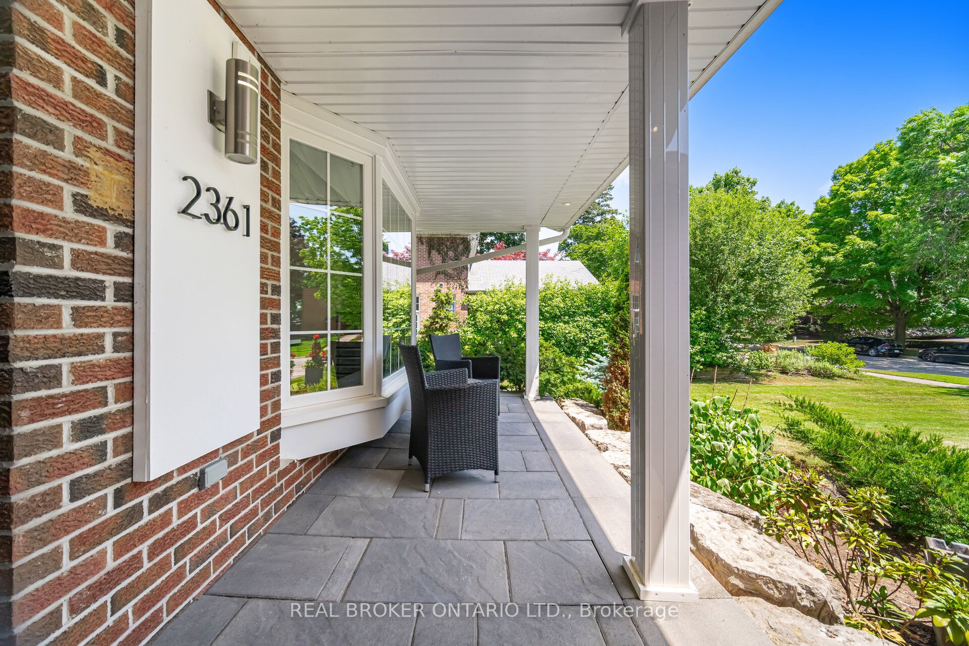 2361 Carrington Place Property Photo 4