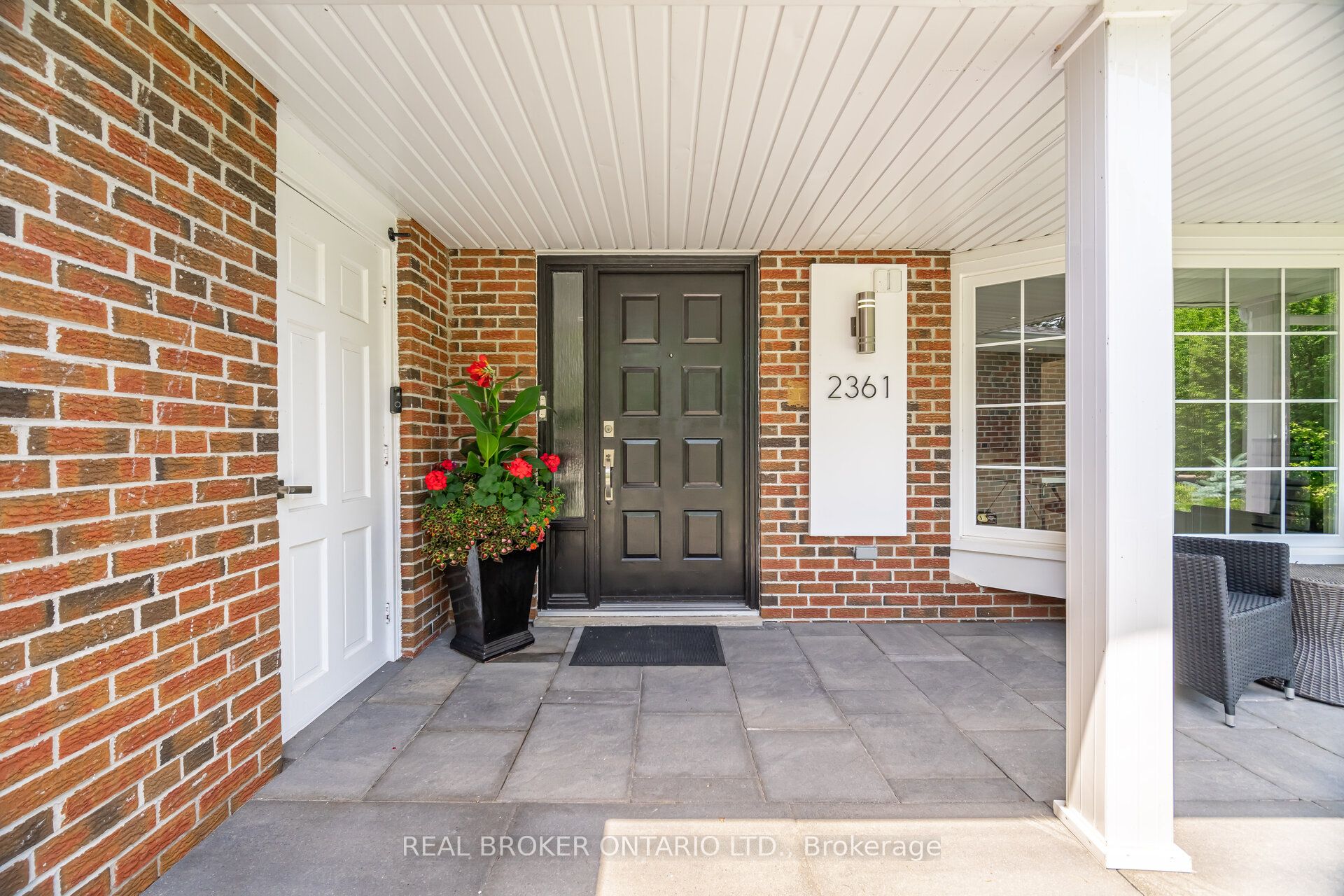 2361 Carrington Place Property Photo 5