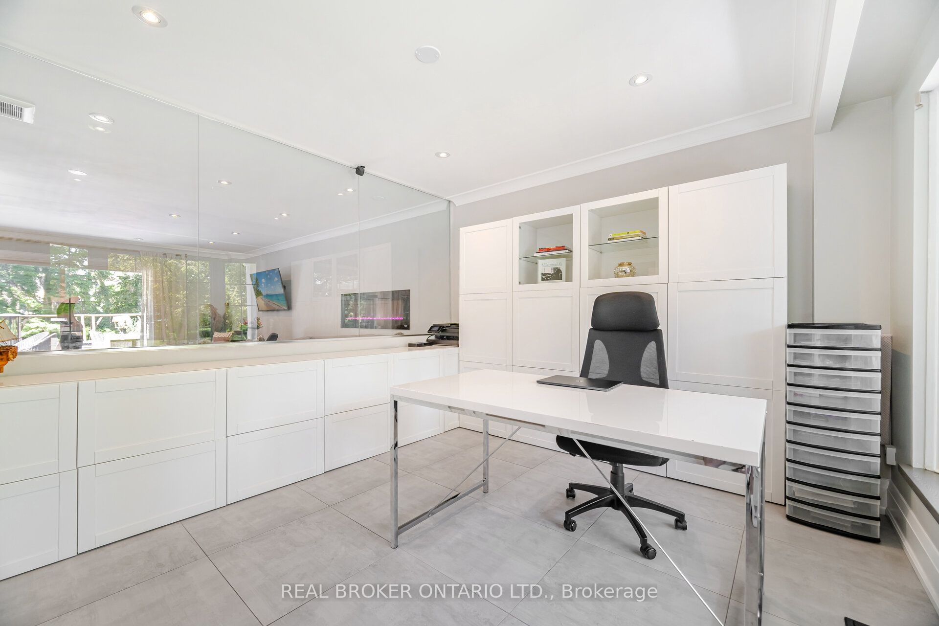 2361 Carrington Place Property Photo 19