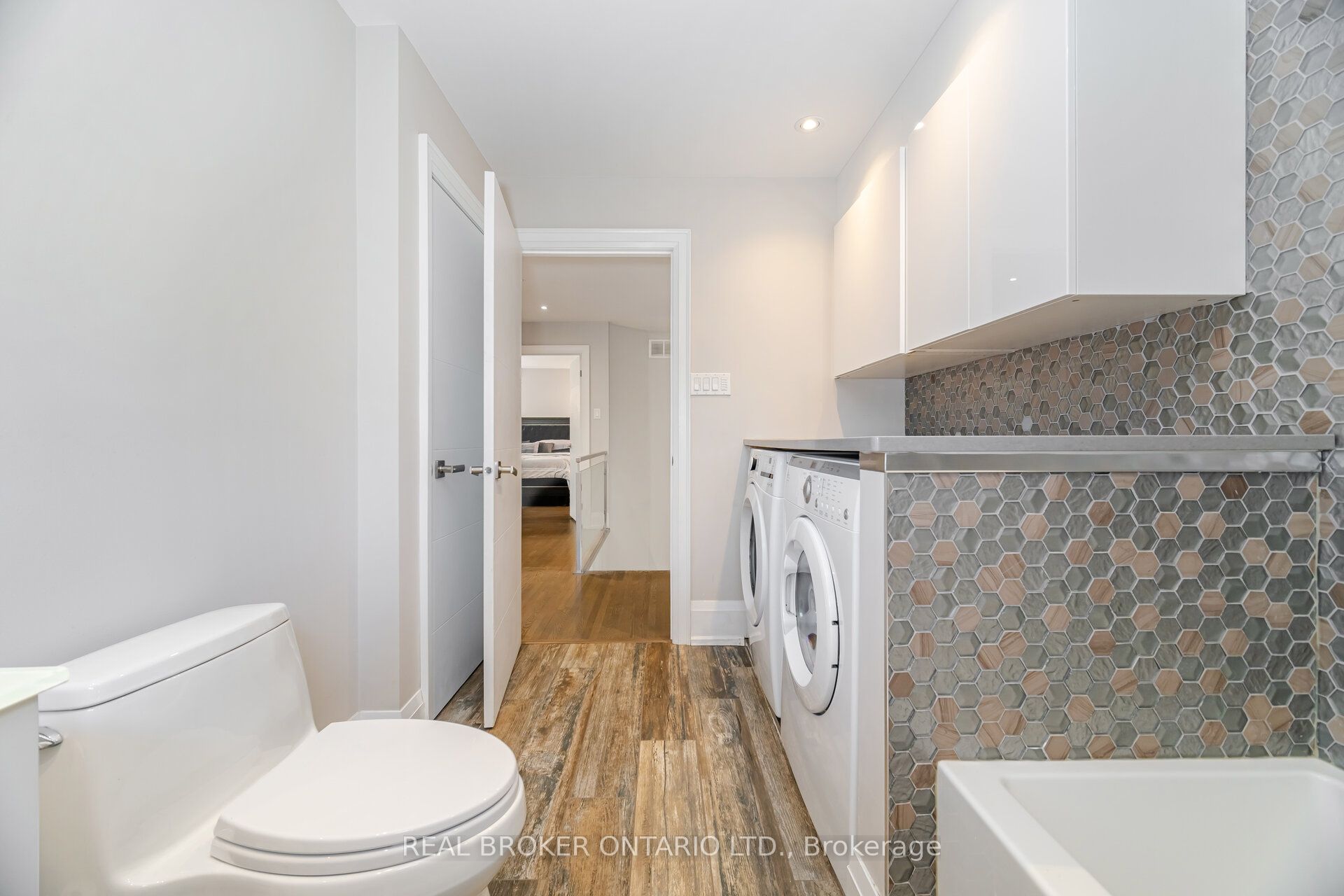 2361 Carrington Place Property Photo 27
