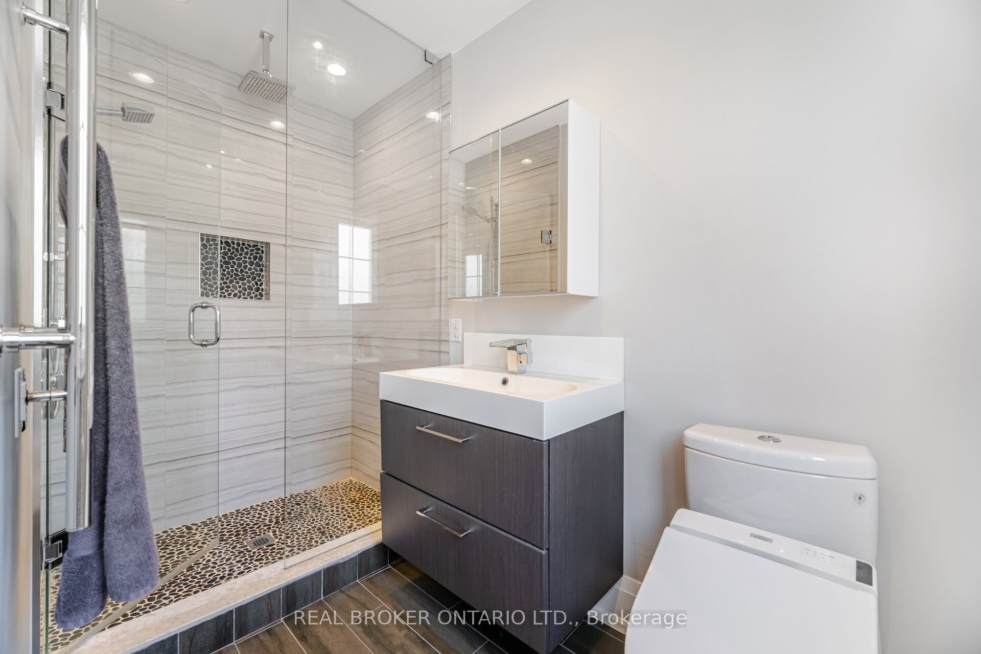 2361 Carrington Place Property Photo 29