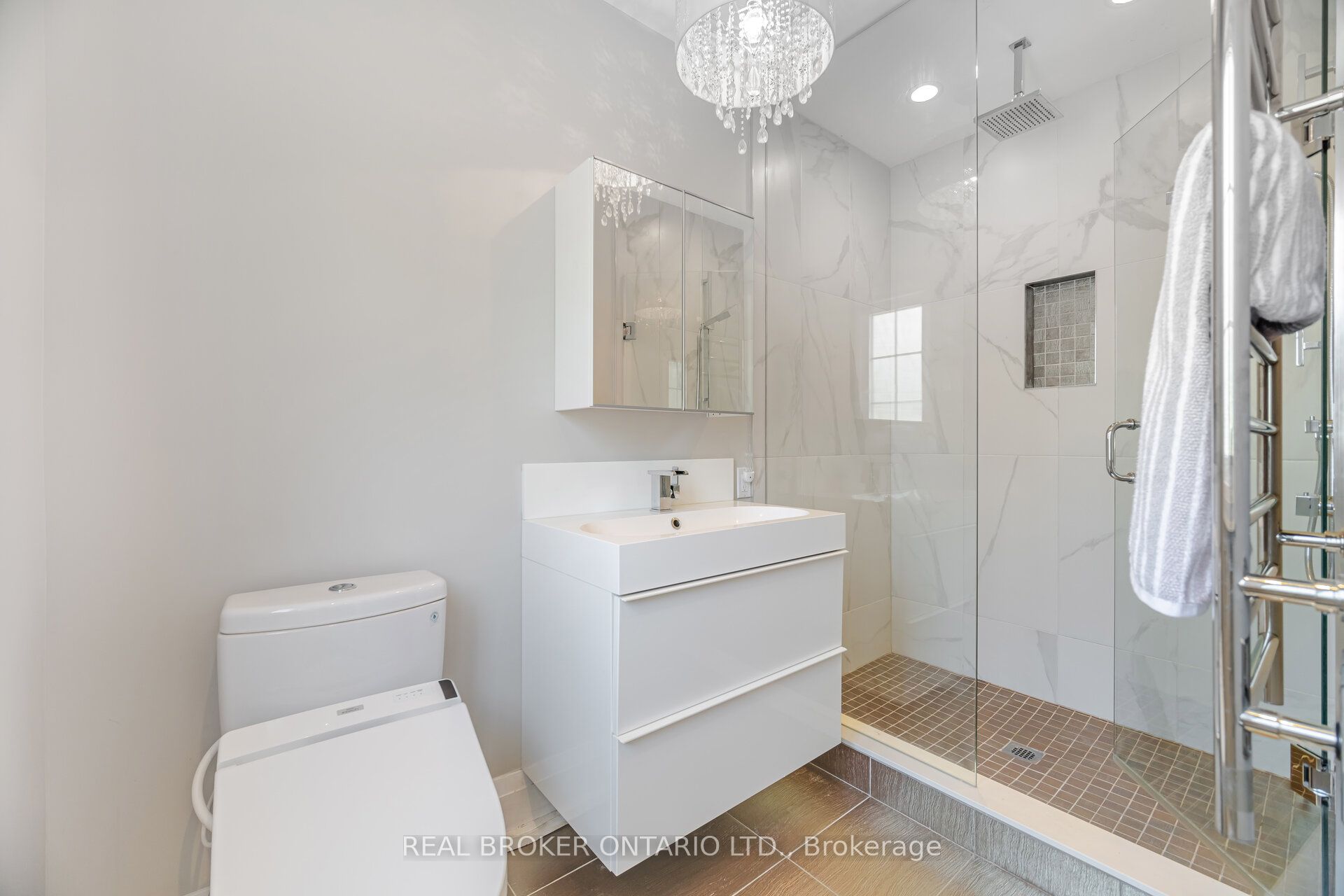 2361 Carrington Place Property Photo 31