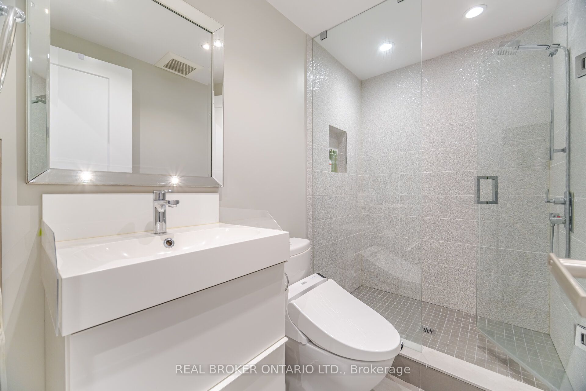 2361 Carrington Place Property Photo 33