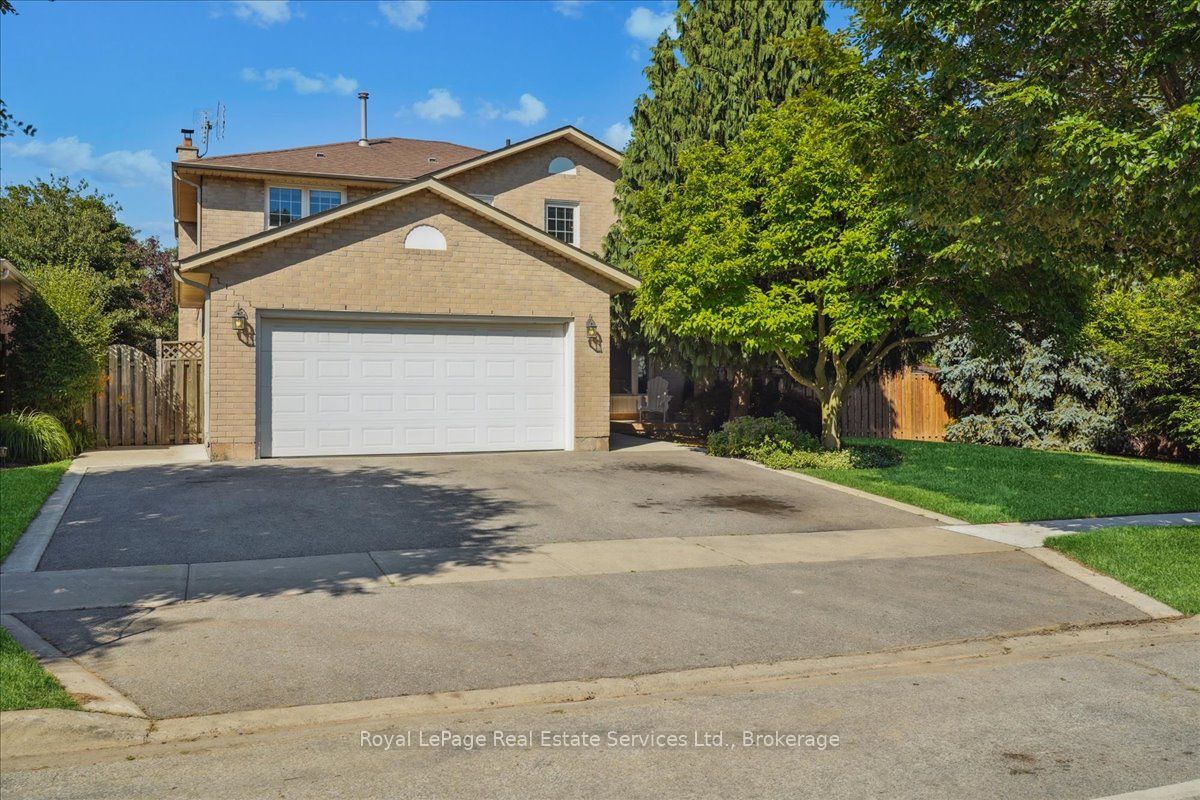 471 Deerhurst Drive Property Photo 1
