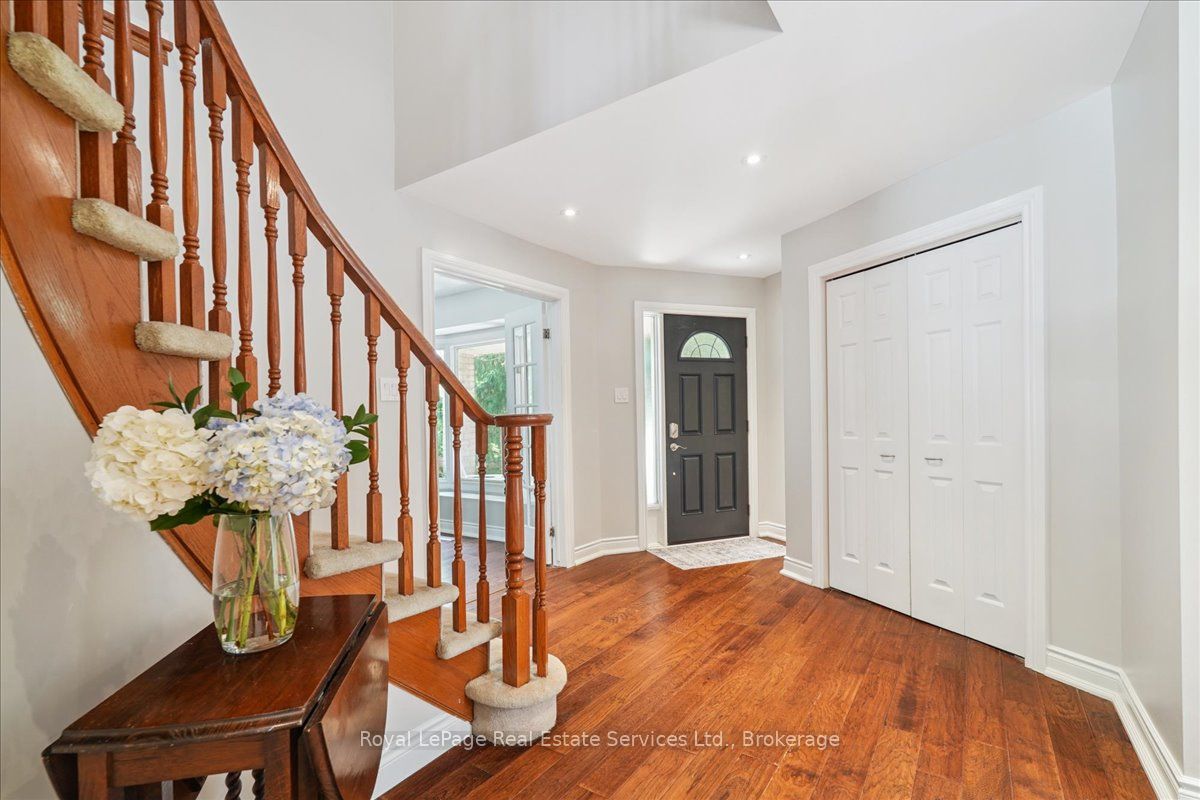 471 Deerhurst Drive Property Photo 4