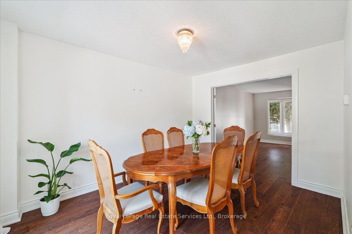 471 Deerhurst Drive Property Photo 9