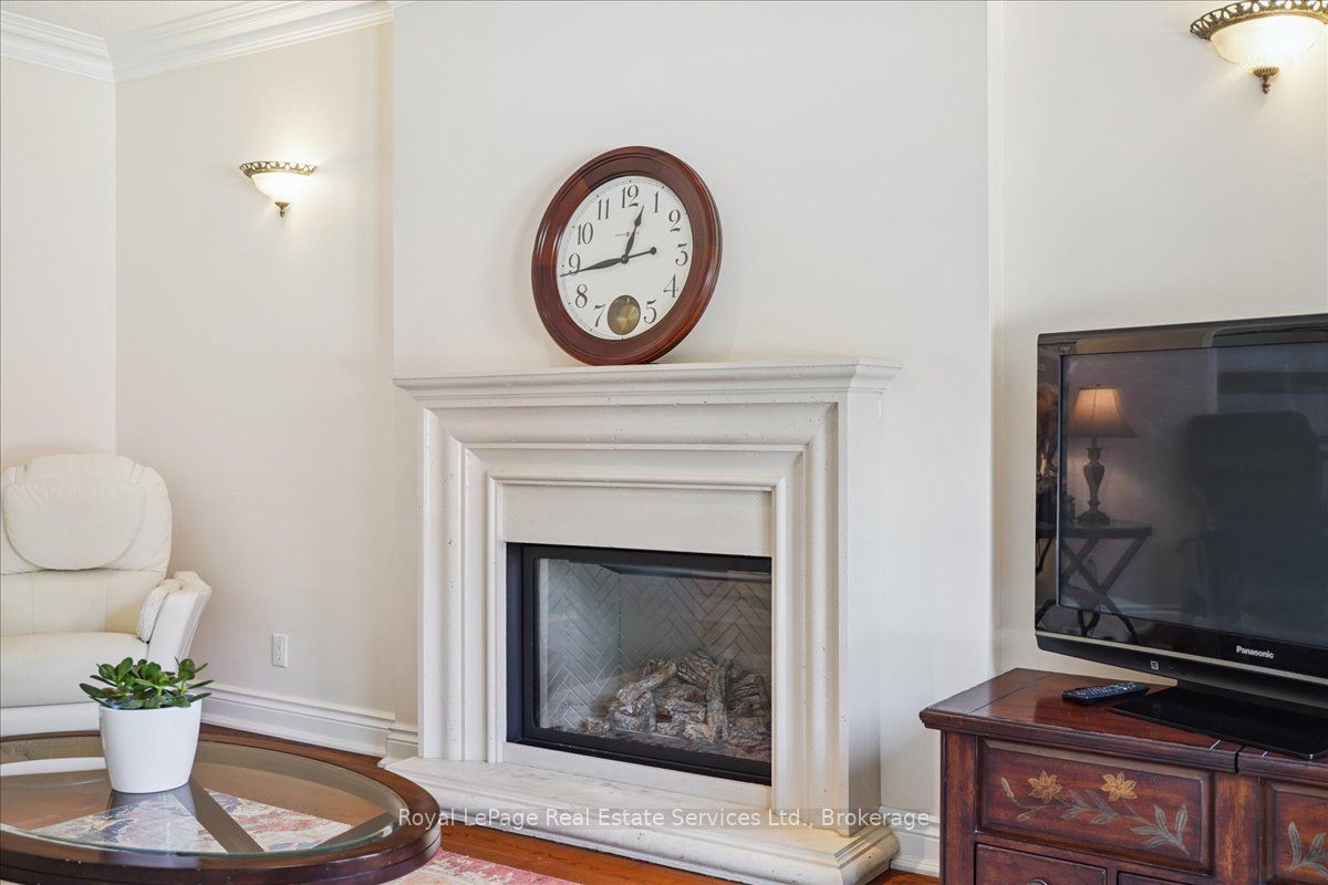 471 Deerhurst Drive Property Photo 18