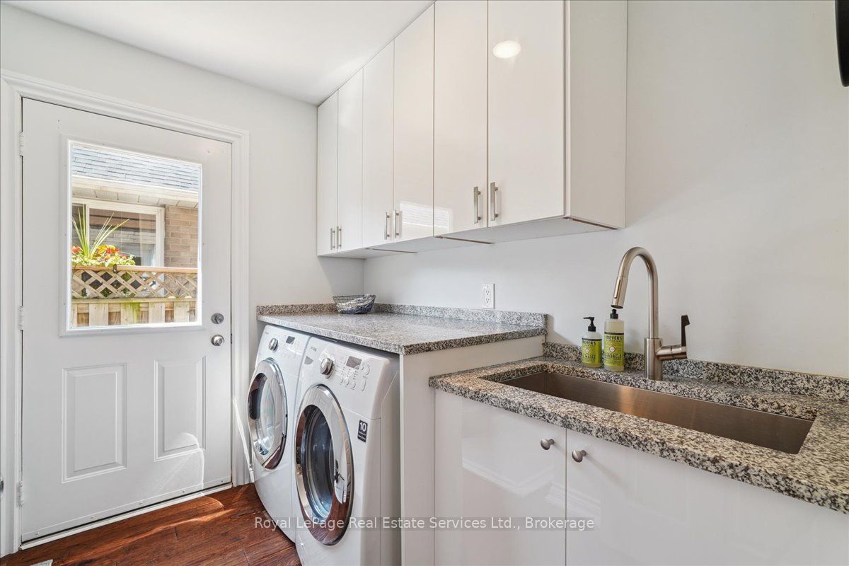 471 Deerhurst Drive Property Photo 21