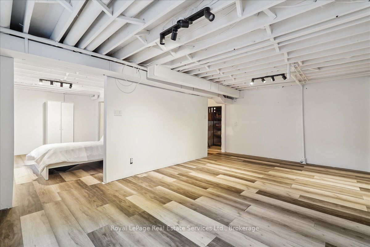 471 Deerhurst Drive Property Photo 33