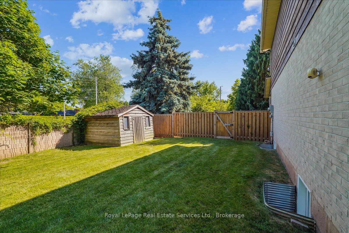 471 Deerhurst Drive Property Photo 37