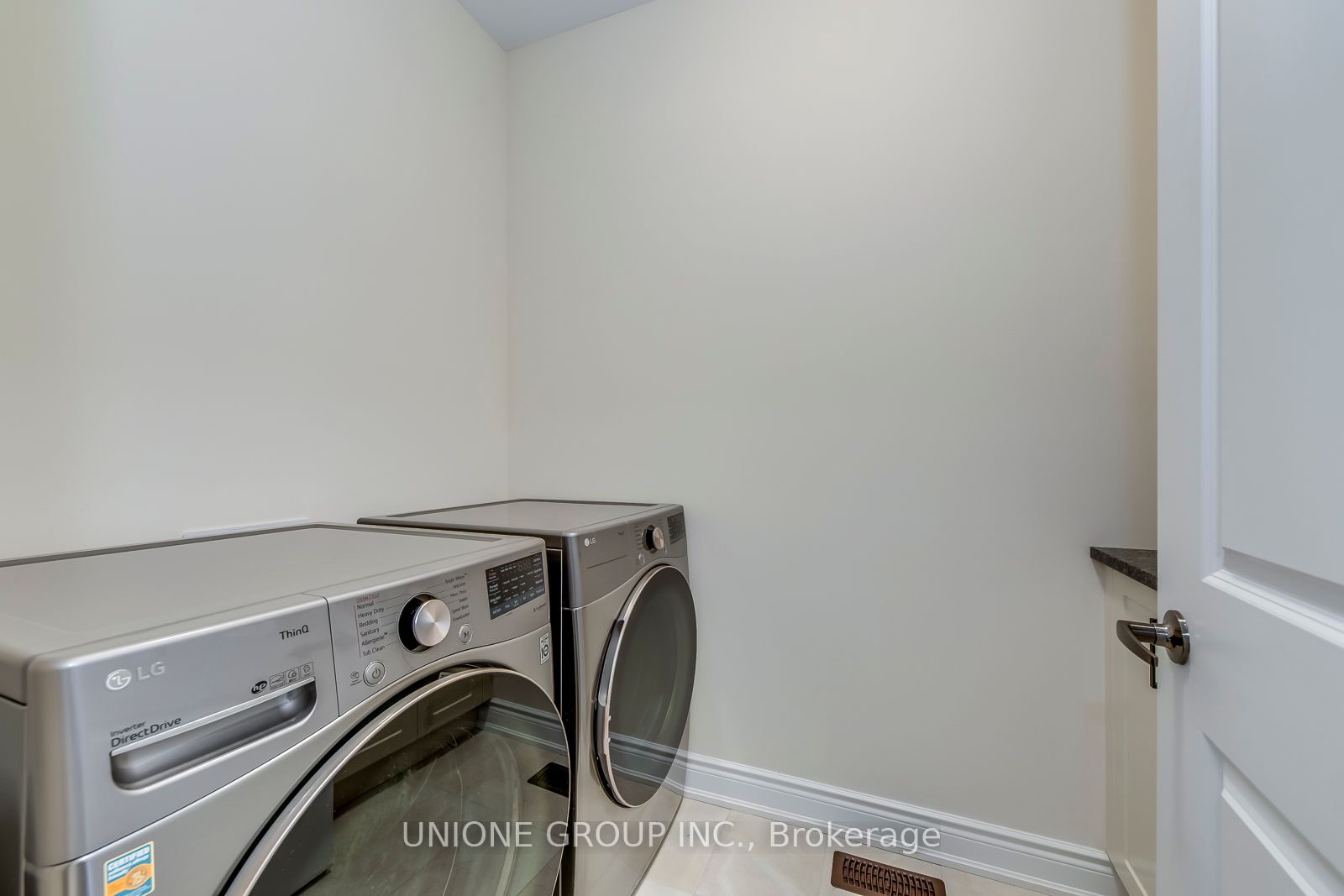 1243 Pondside Trail Property Photo 41