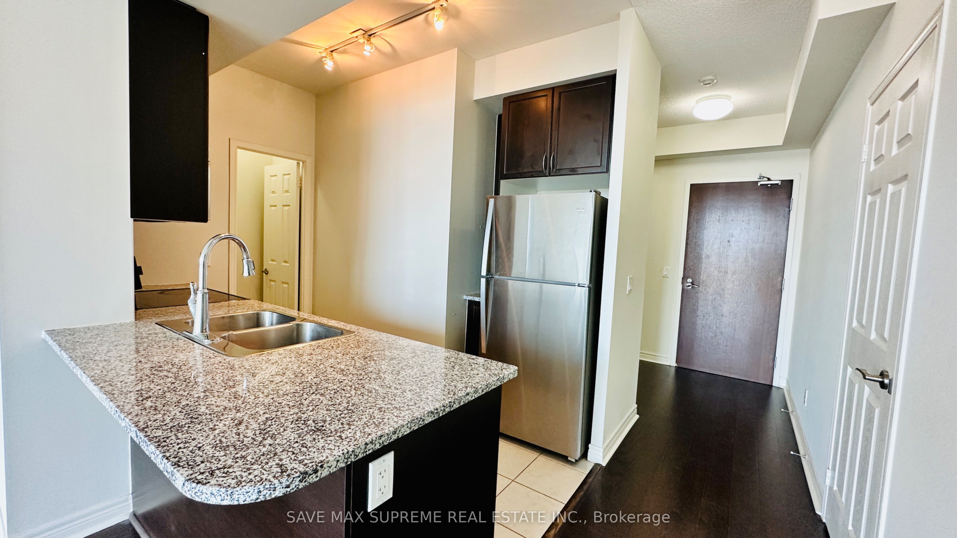 339 Rathburn Road W 1219 Property Photo 13