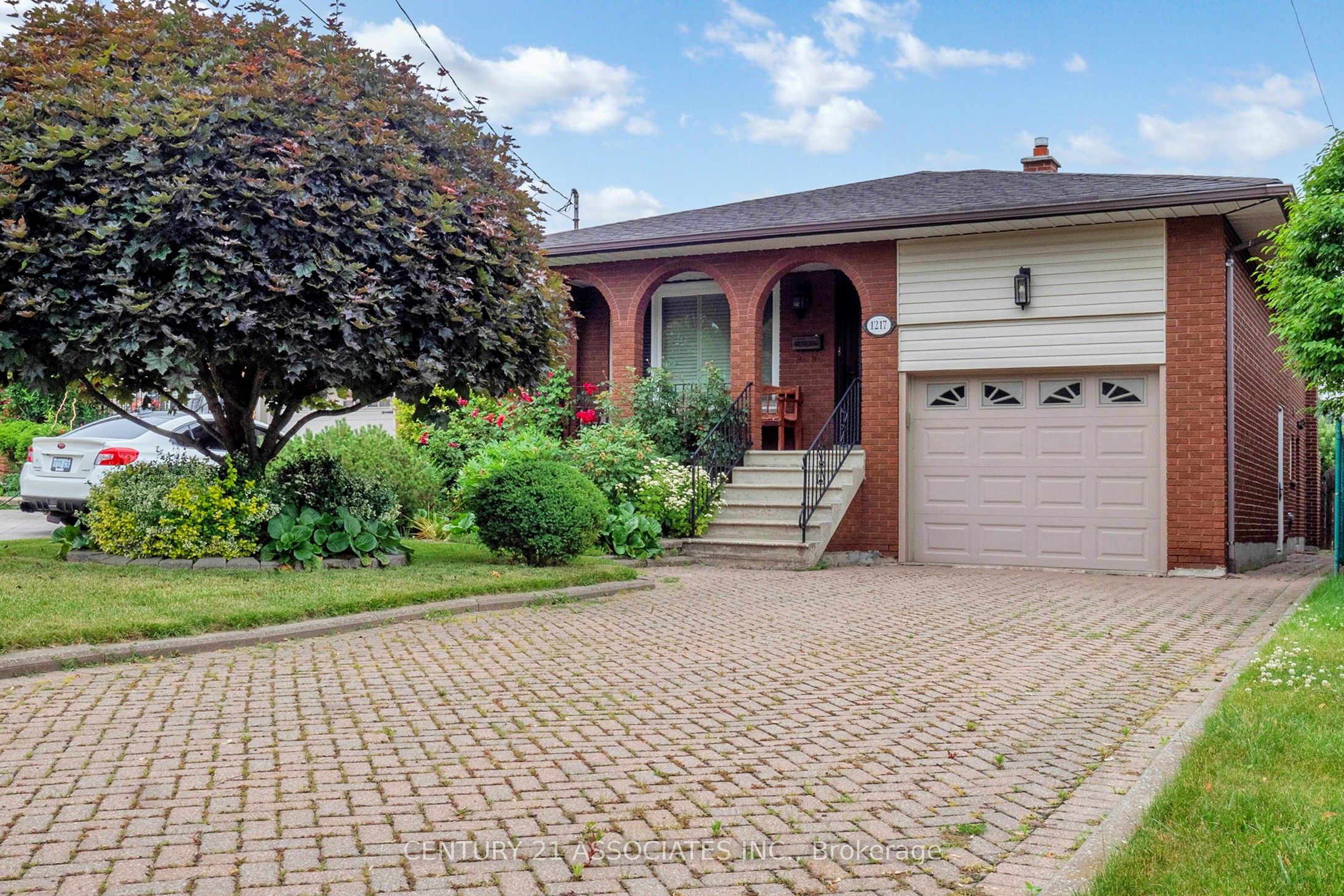 1217 Alexandra Avenue Property Photo 1