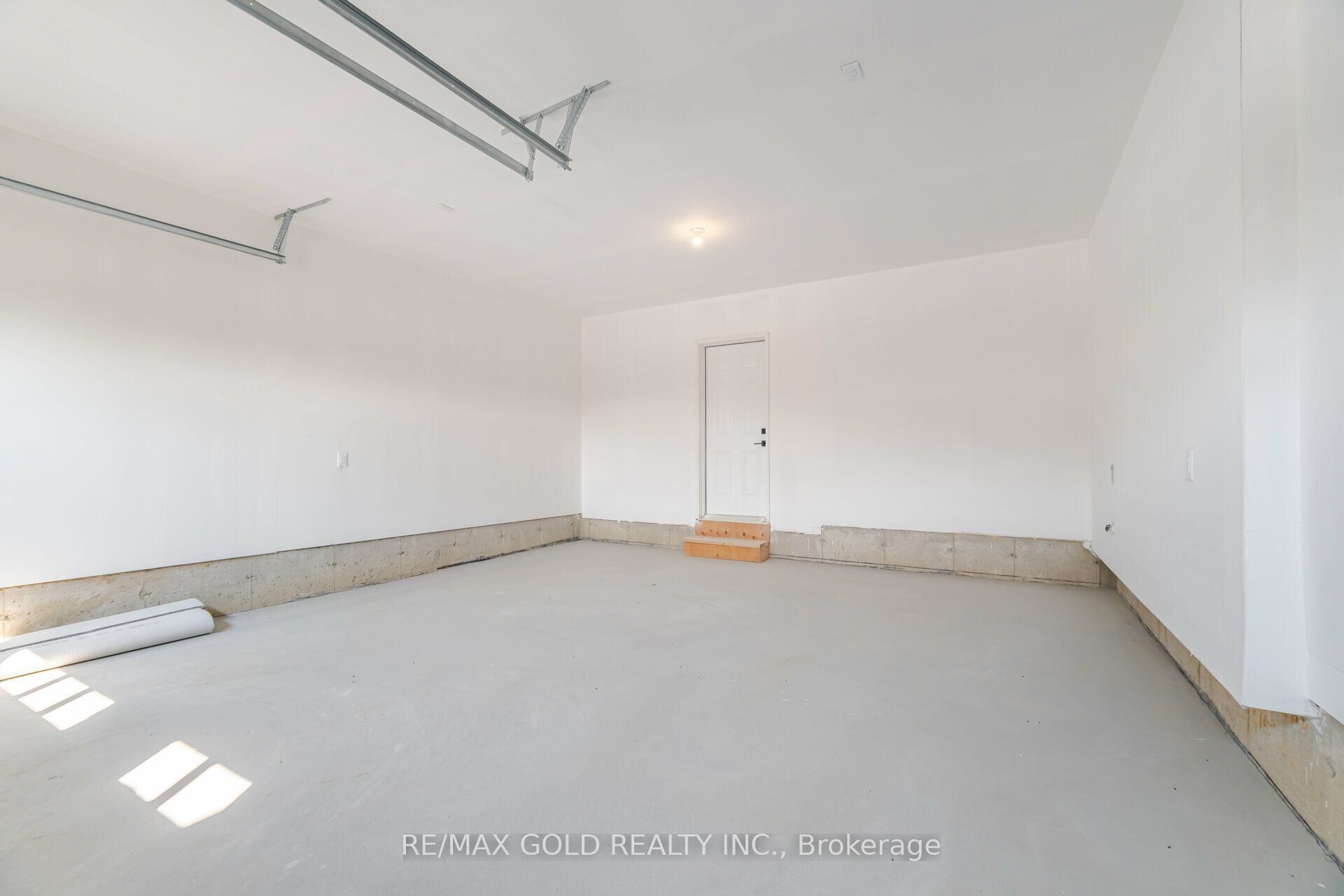 31 Dolomite Dr Property Photo 4