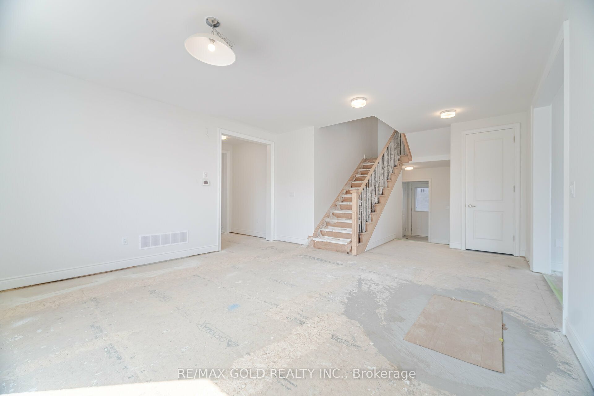 31 Dolomite Dr Property Photo 9