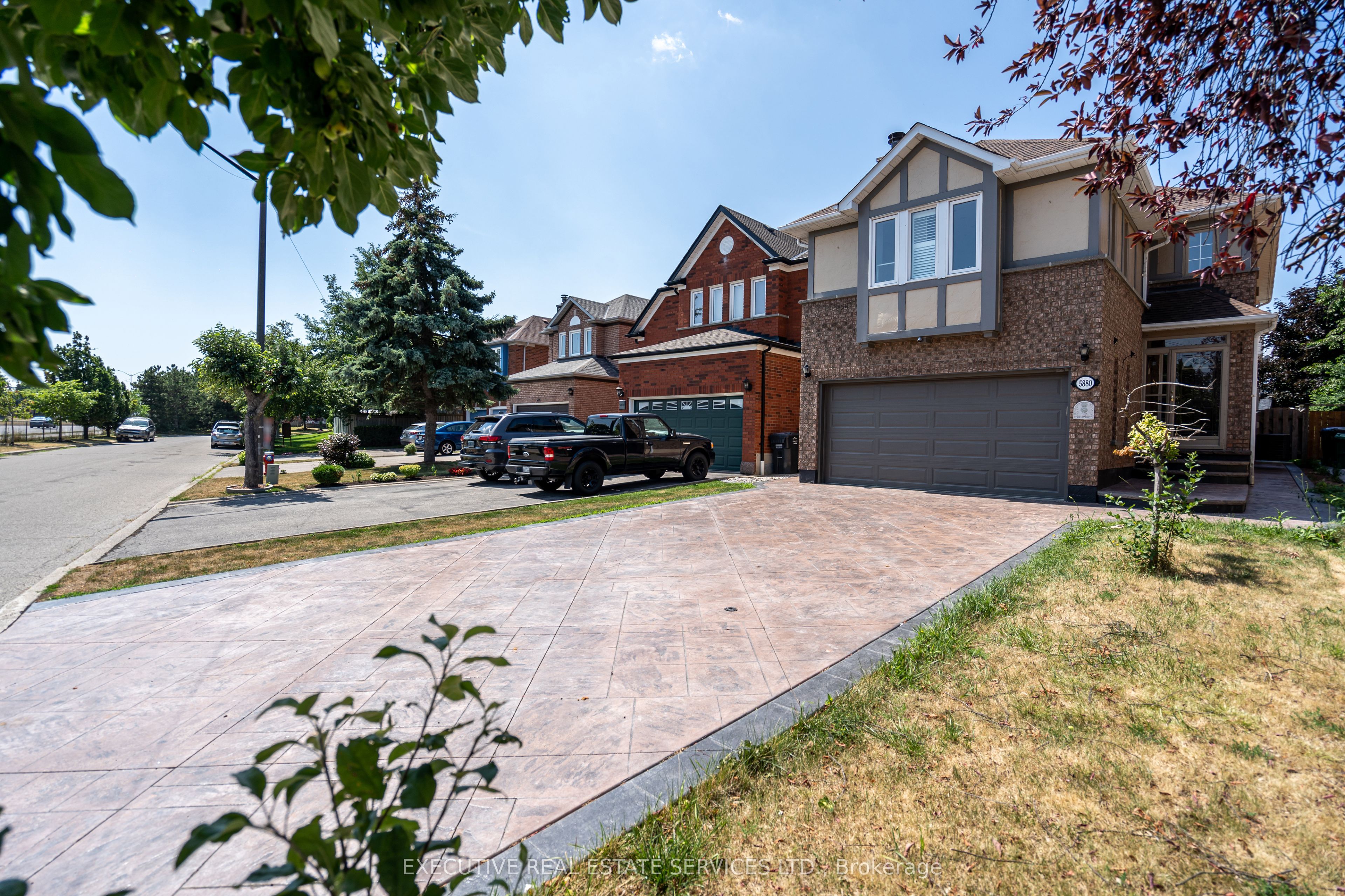 5880 Chorley Pl Property Photo 1