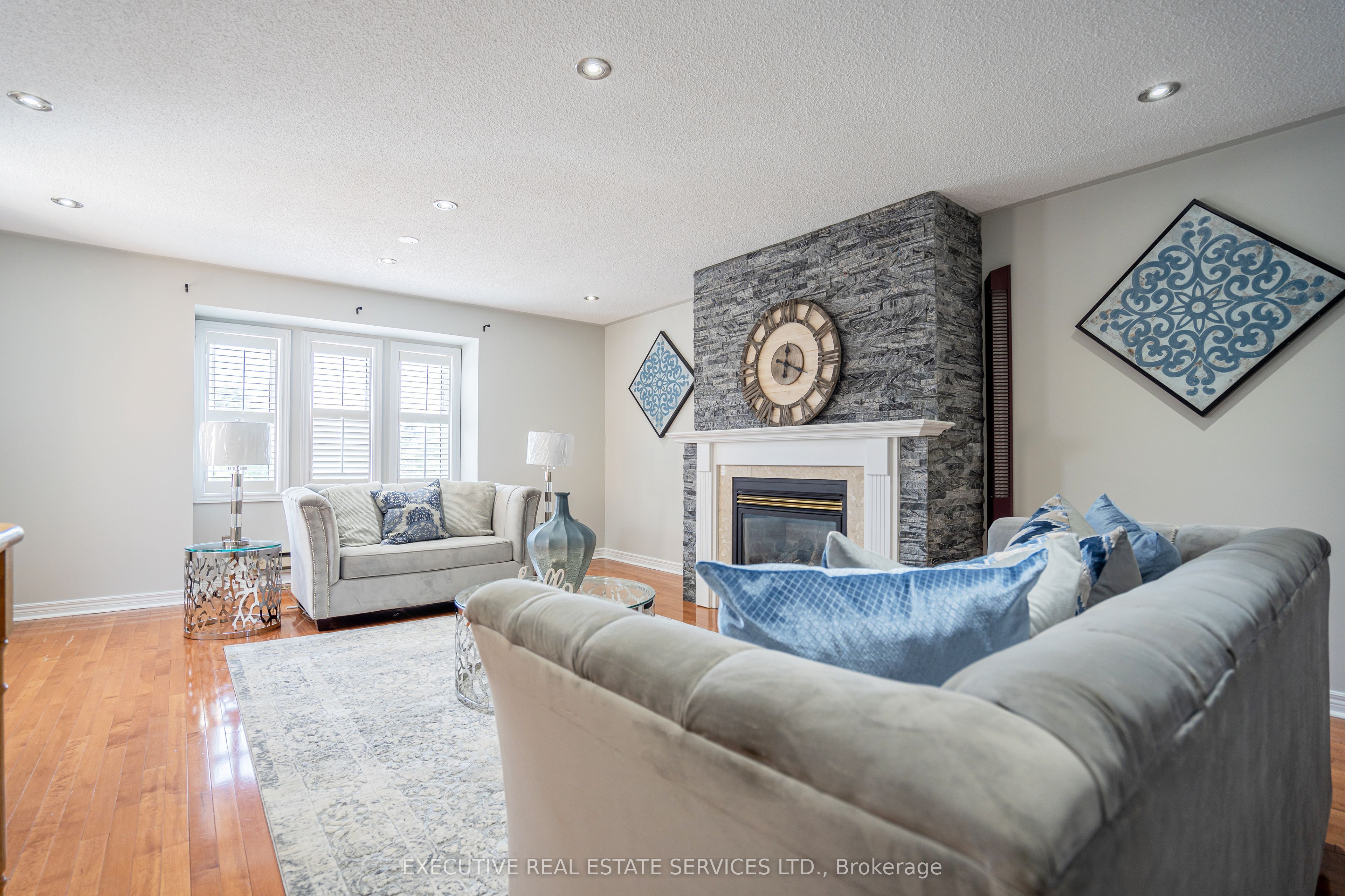 5880 Chorley Pl Property Photo 11