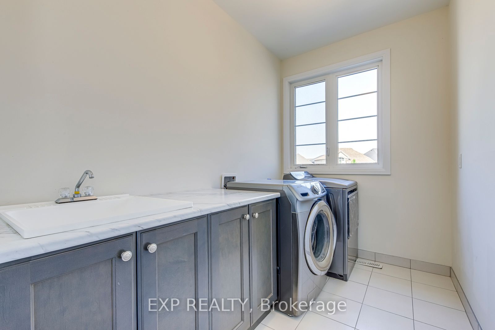 3129 Riverpath Common Property Photo 37