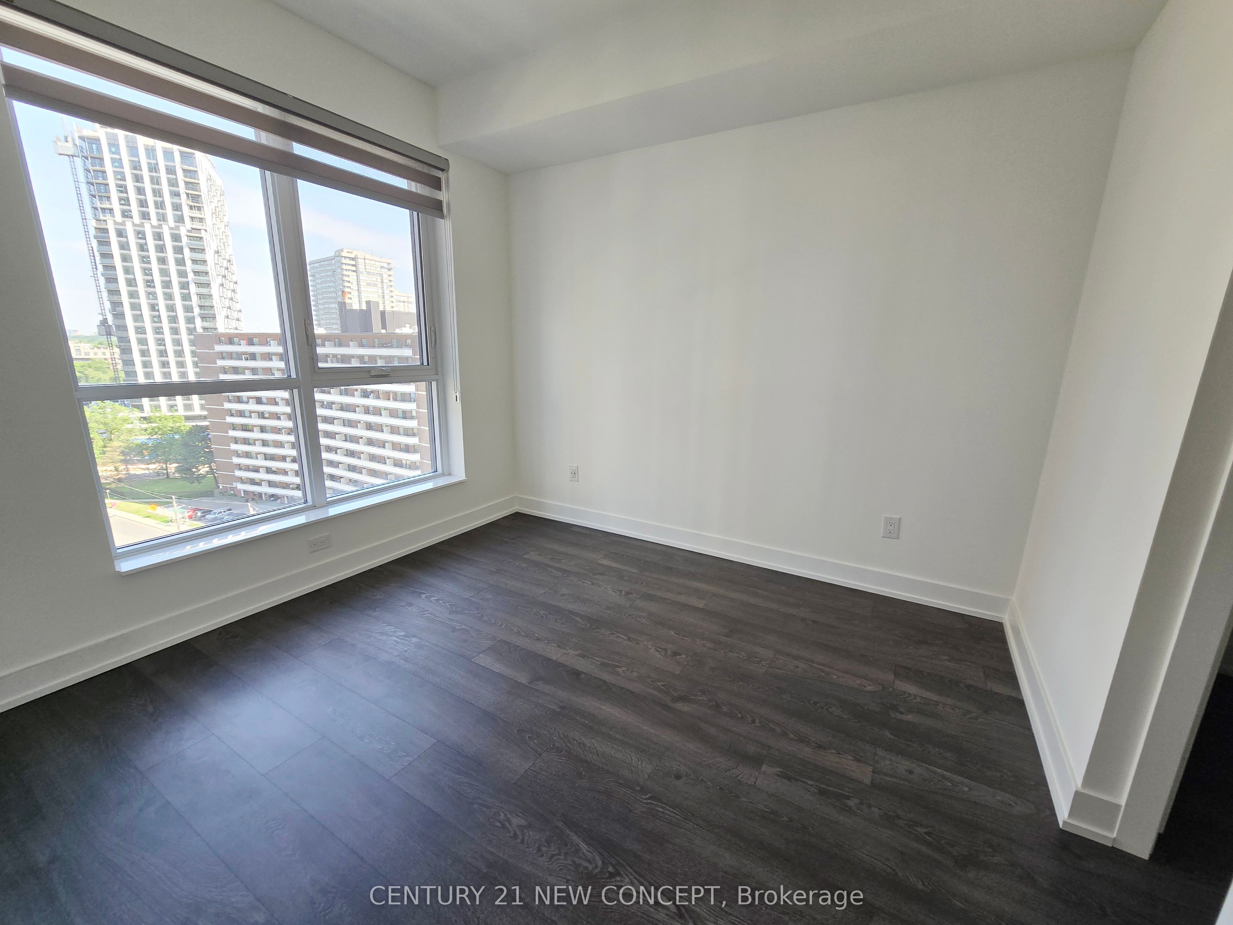 #1033 - 5 Mabelle Avenue Property Photo 6