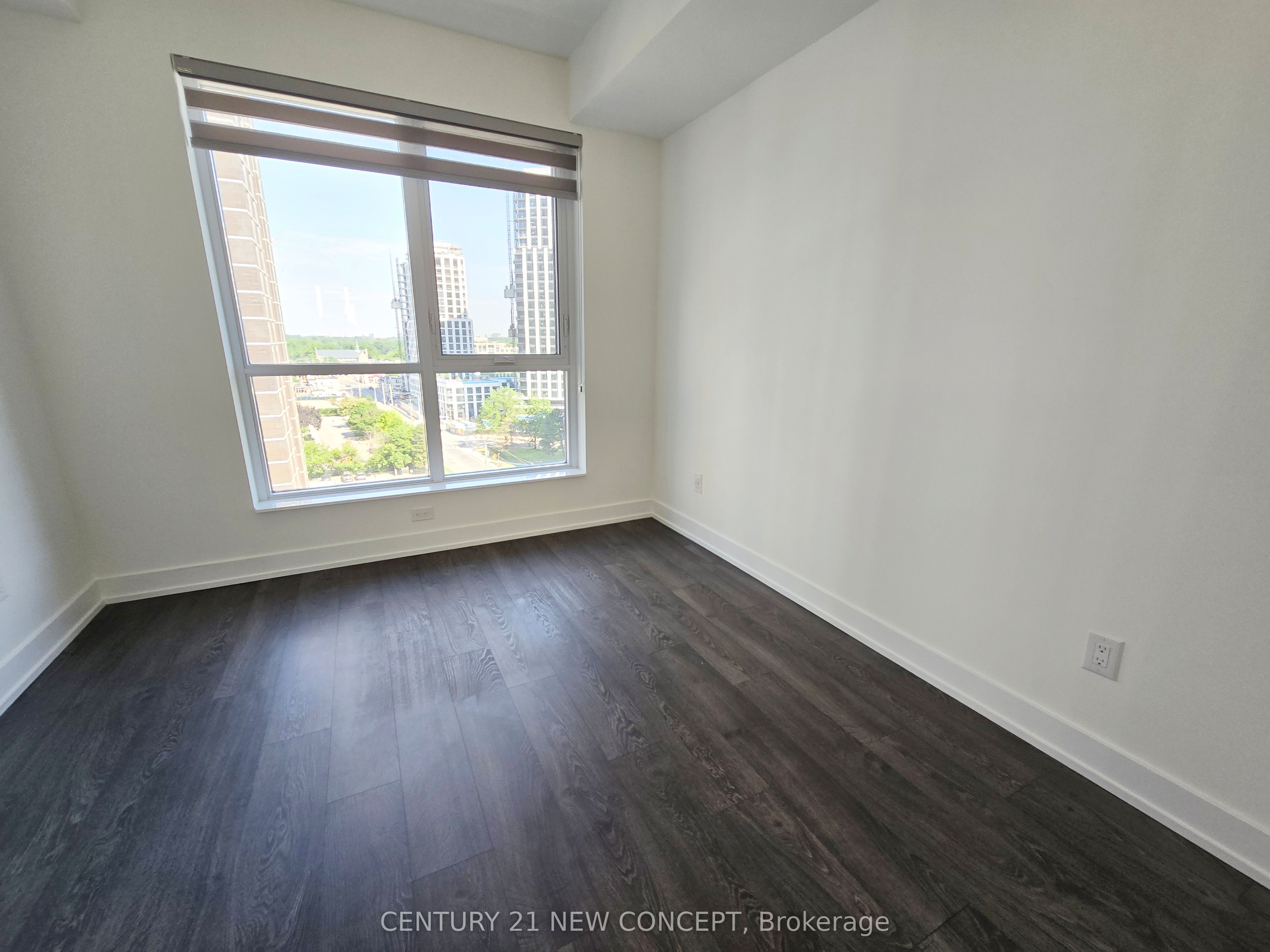 #1033 - 5 Mabelle Avenue Property Photo 9